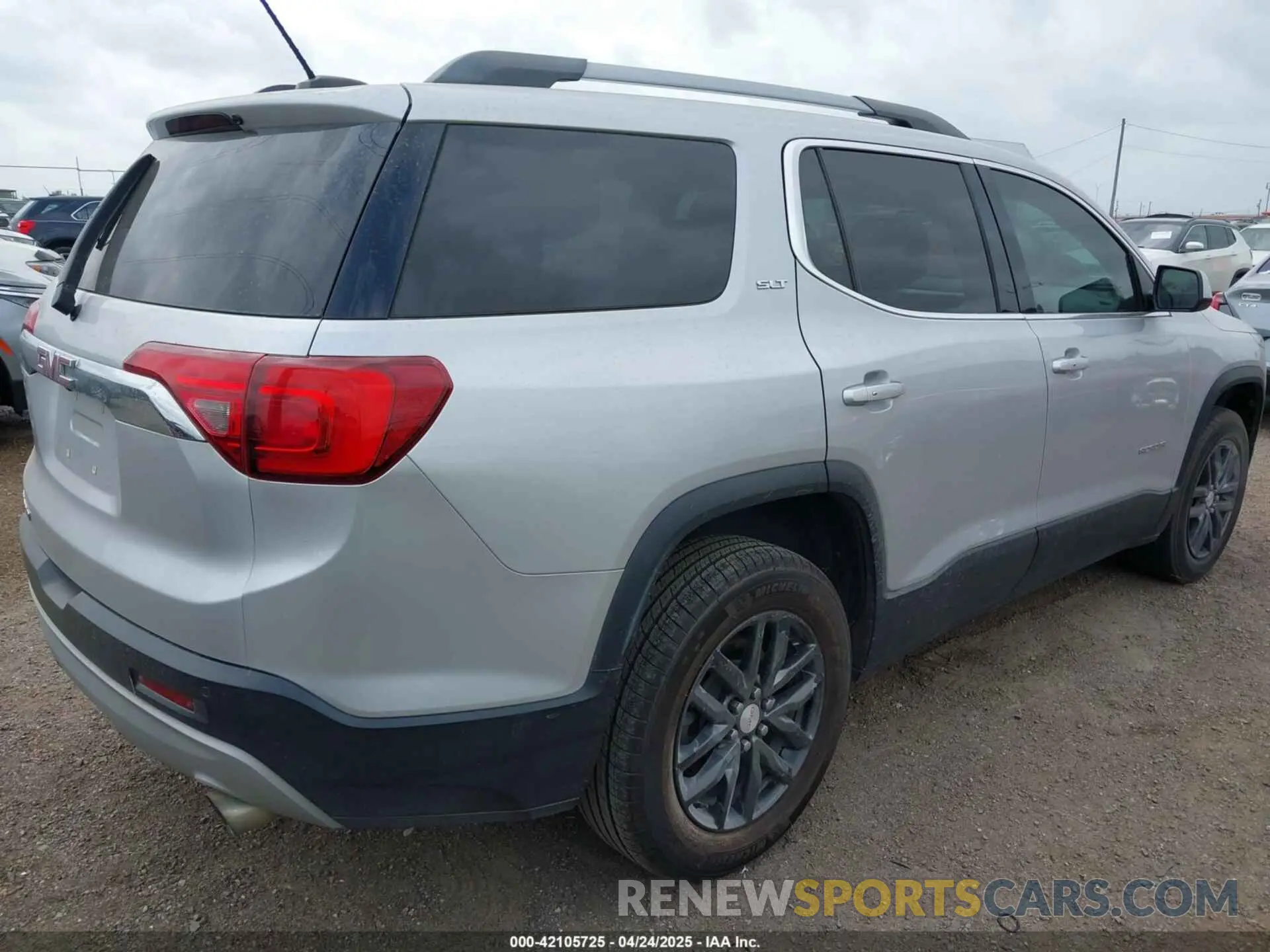 4 Photograph of a damaged car 1GKKNMLS7KZ185732 GMC ACADIA 2019