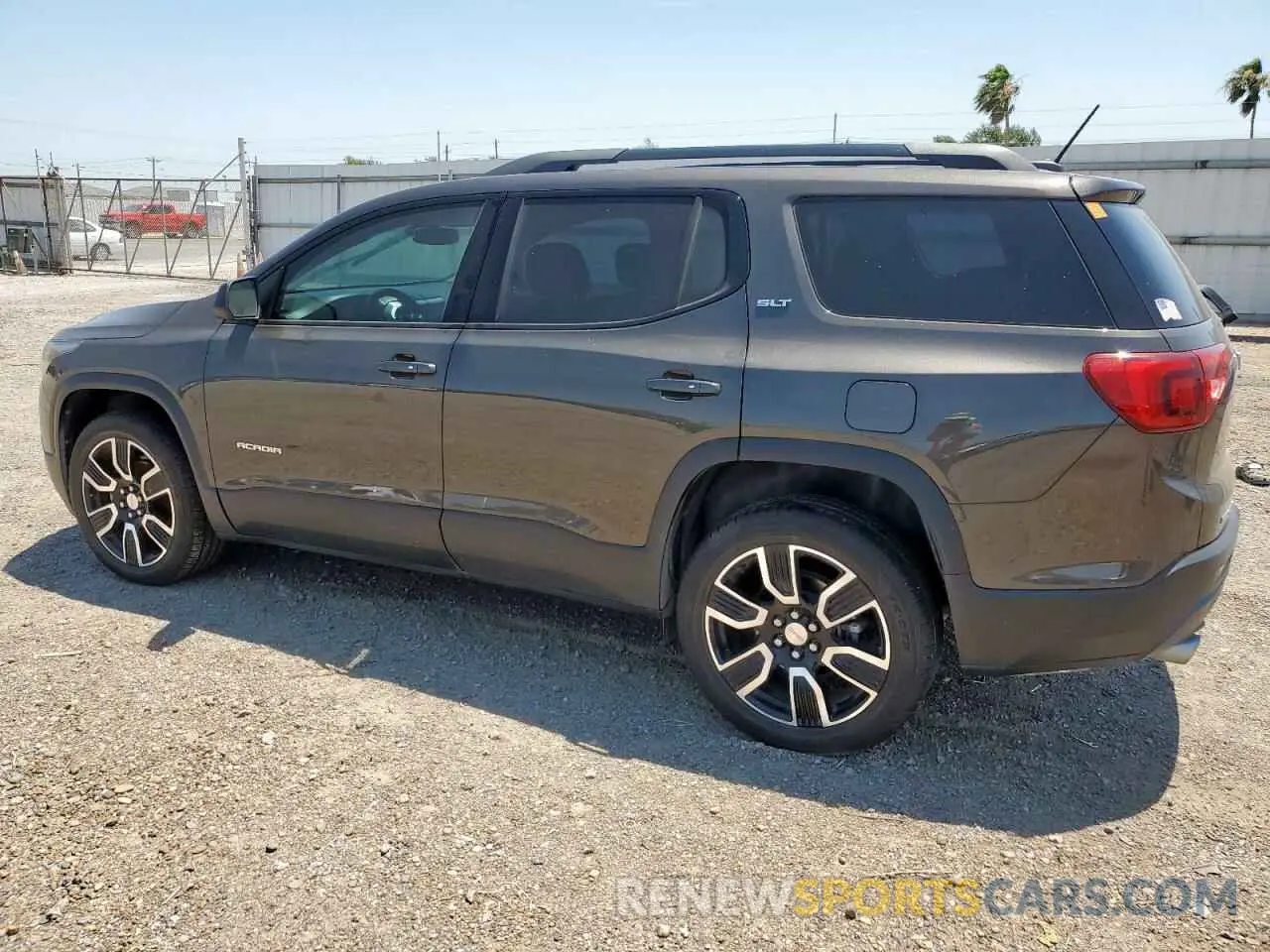 2 Photograph of a damaged car 1GKKNMLS7KZ201833 GMC ACADIA 2019