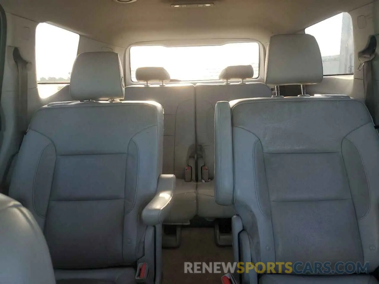 10 Photograph of a damaged car 1GKKNMLS7KZ268786 GMC ACADIA 2019