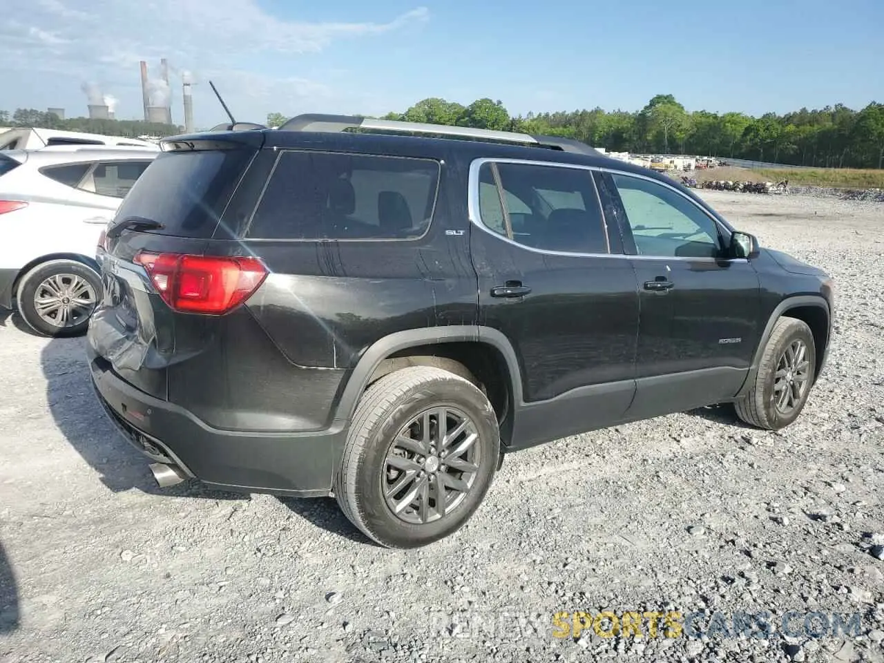 3 Photograph of a damaged car 1GKKNMLS9KZ268997 GMC ACADIA 2019