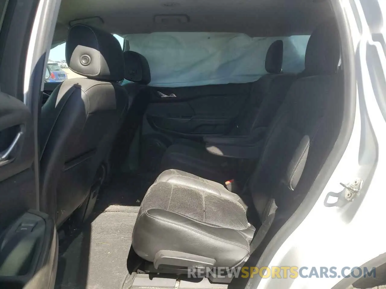 11 Photograph of a damaged car 1GKKNMLSXKZ183313 GMC ACADIA 2019