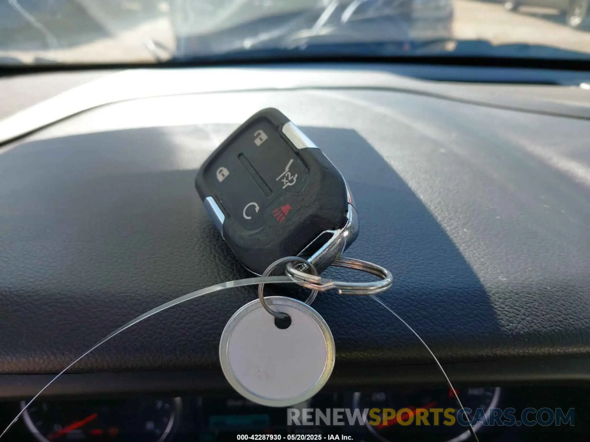 11 Photograph of a damaged car 1GKKNMLSXKZ199009 GMC ACADIA 2019
