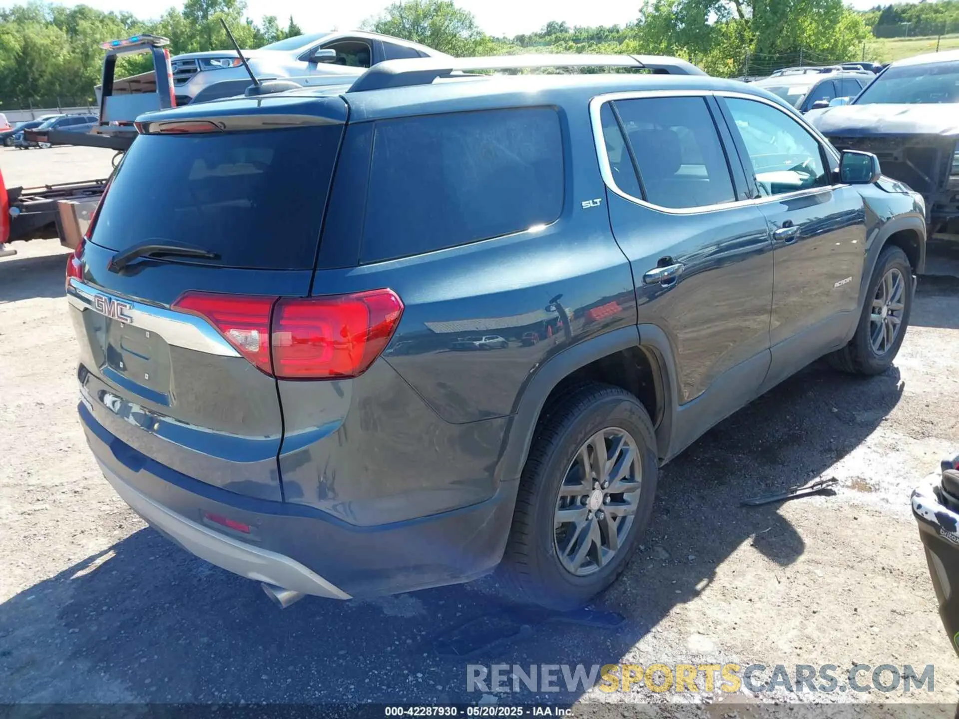 4 Photograph of a damaged car 1GKKNMLSXKZ199009 GMC ACADIA 2019