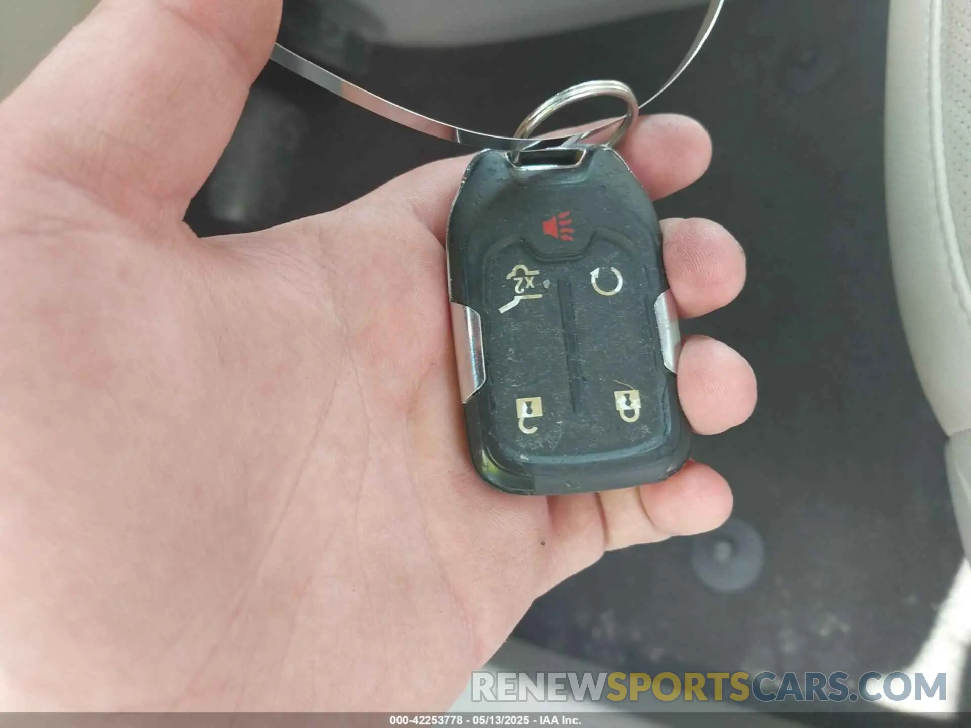 11 Photograph of a damaged car 1GKKNPLS0KZ155926 GMC ACADIA 2019