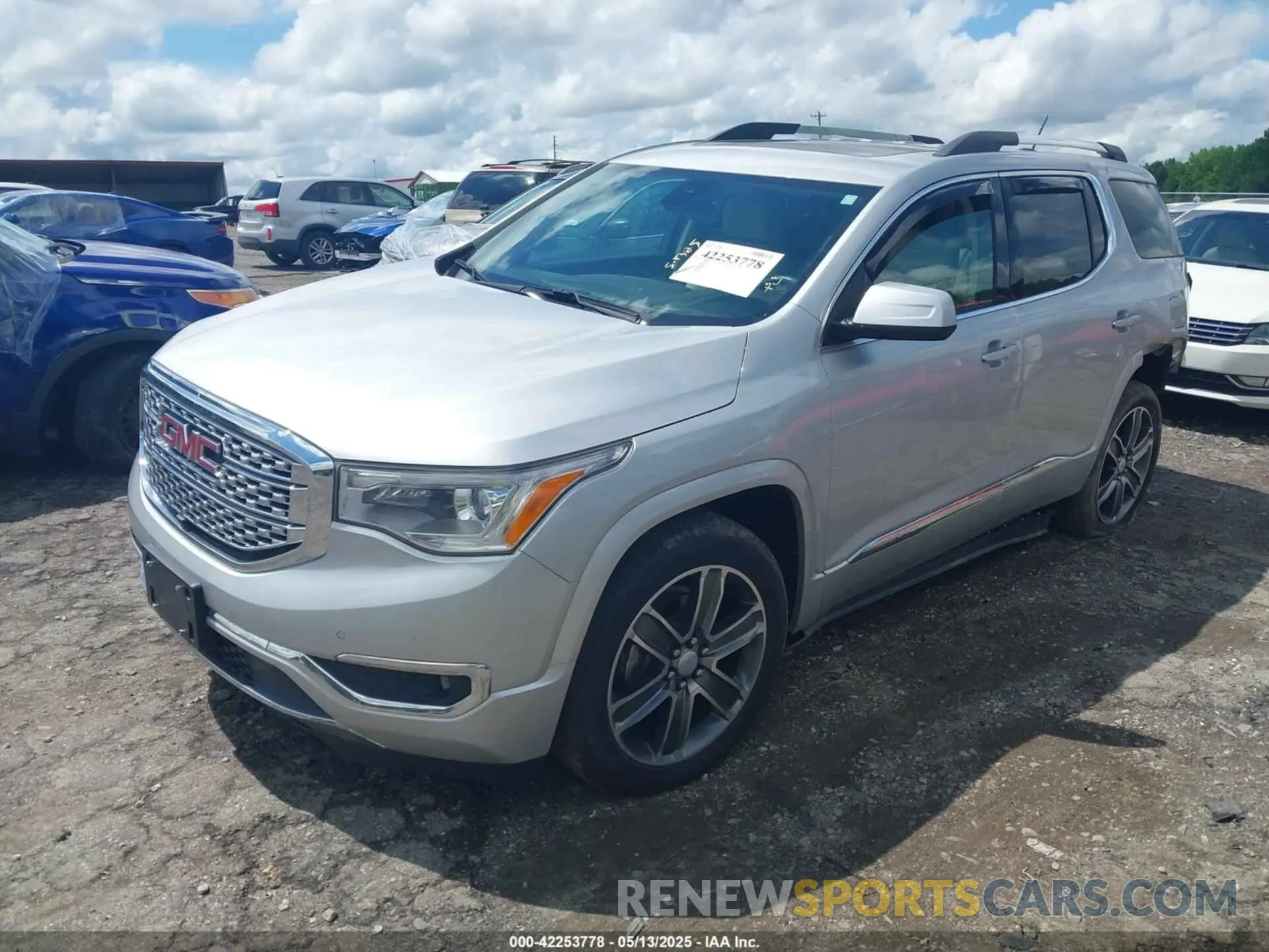 2 Photograph of a damaged car 1GKKNPLS0KZ155926 GMC ACADIA 2019
