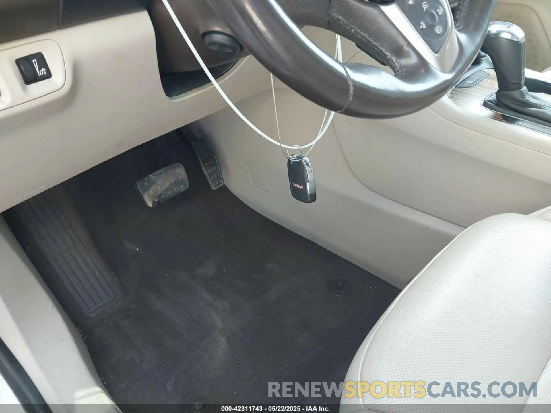 11 Photograph of a damaged car 1GKKNPLS0KZ221309 GMC ACADIA 2019