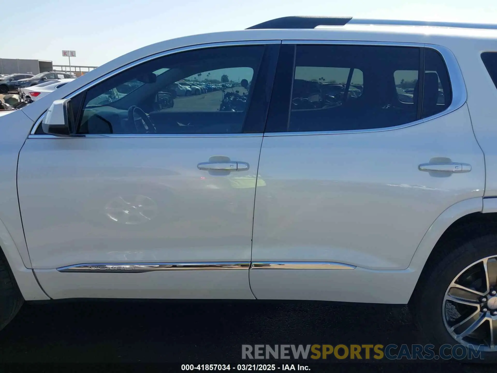 14 Photograph of a damaged car 1GKKNPLS9KZ166469 GMC ACADIA 2019