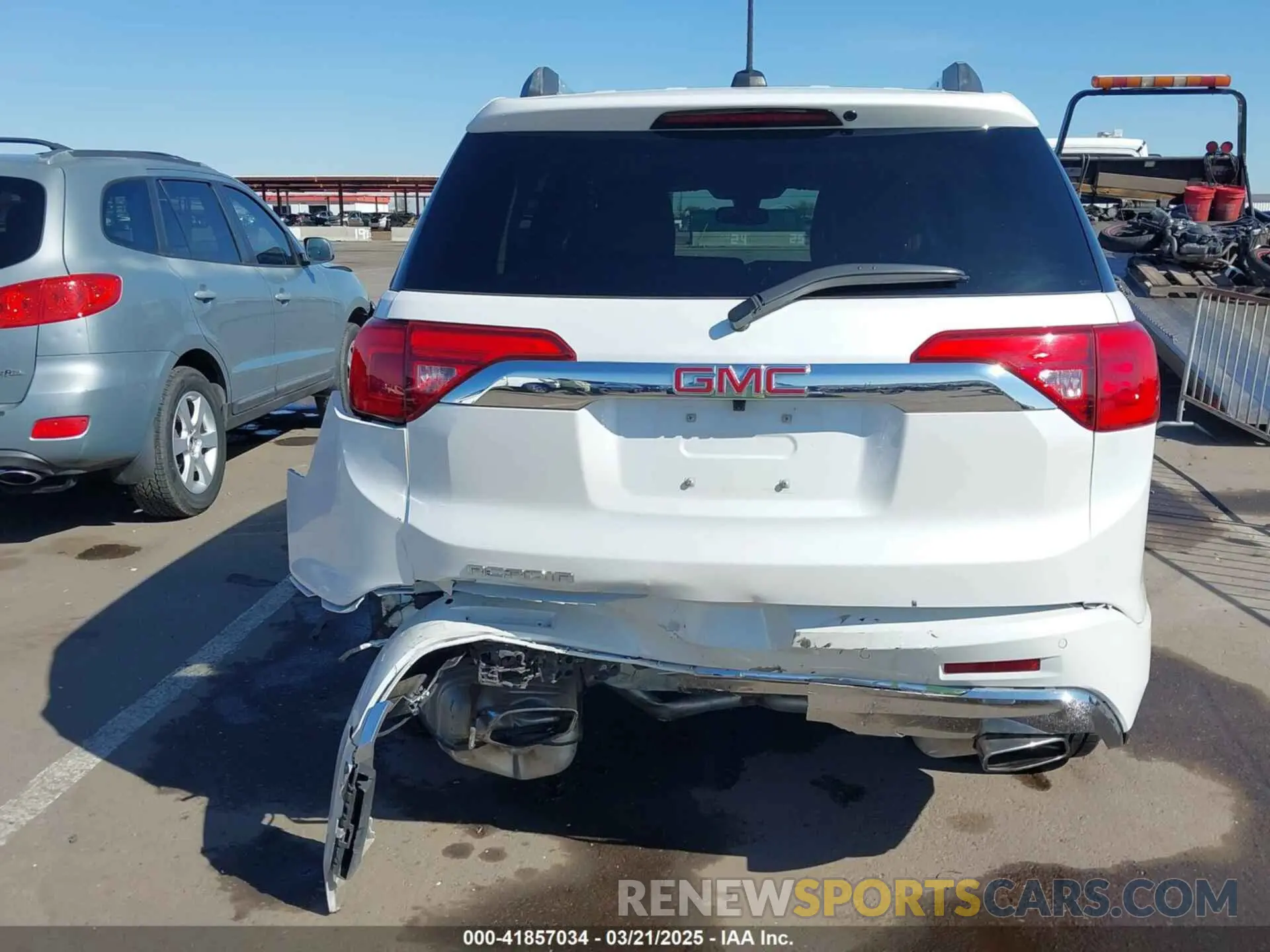16 Photograph of a damaged car 1GKKNPLS9KZ166469 GMC ACADIA 2019