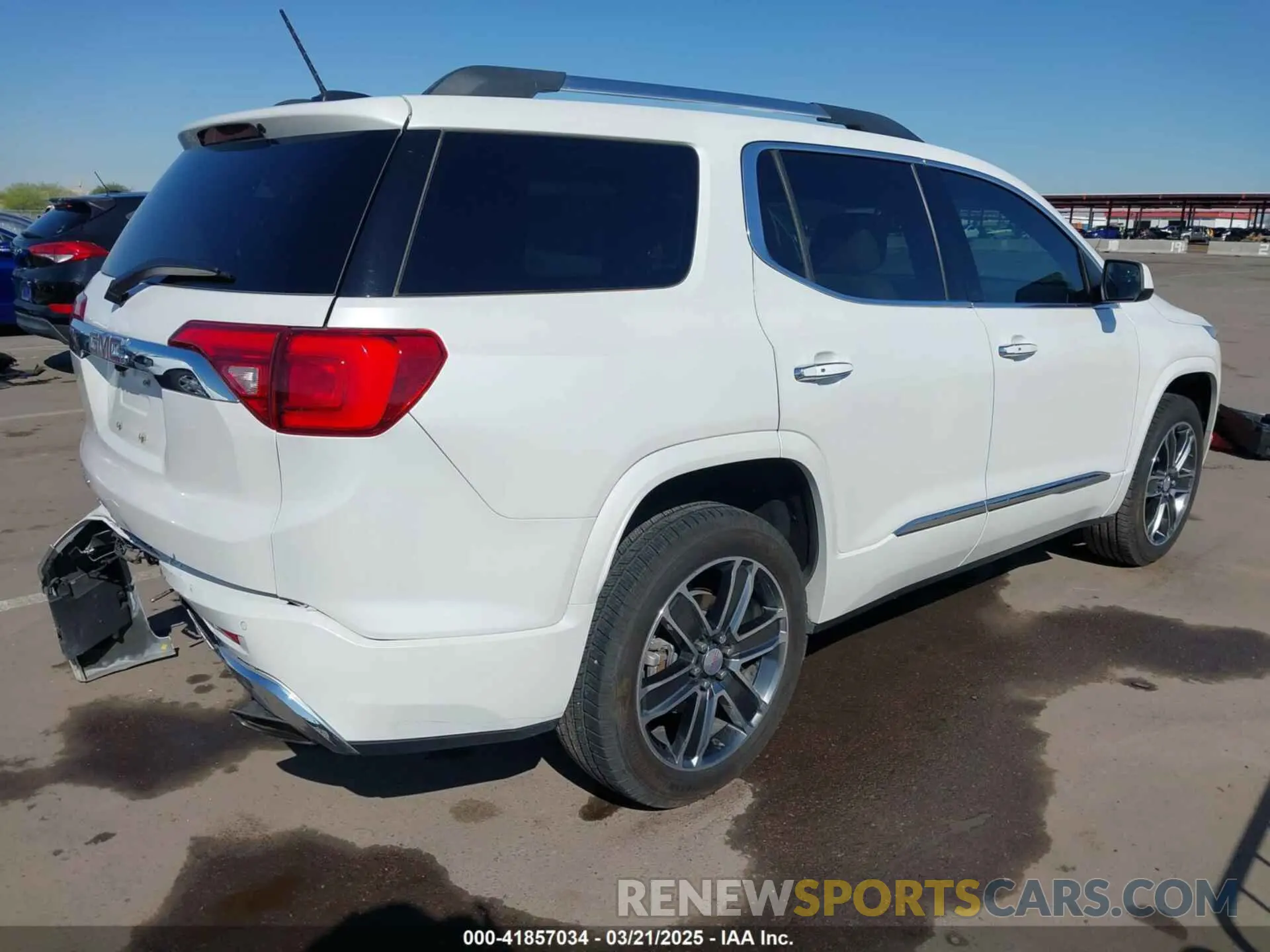 4 Photograph of a damaged car 1GKKNPLS9KZ166469 GMC ACADIA 2019