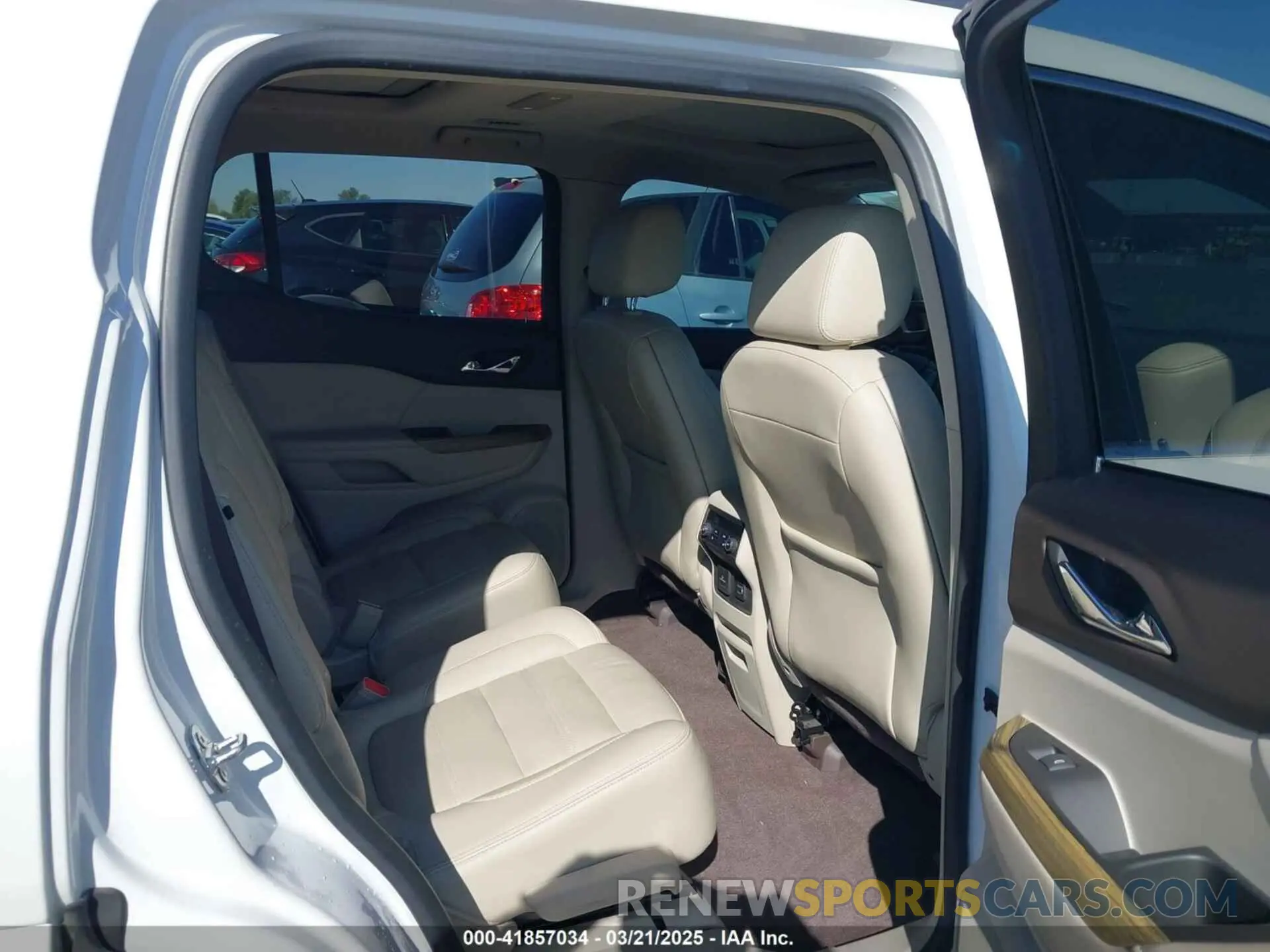 8 Photograph of a damaged car 1GKKNPLS9KZ166469 GMC ACADIA 2019