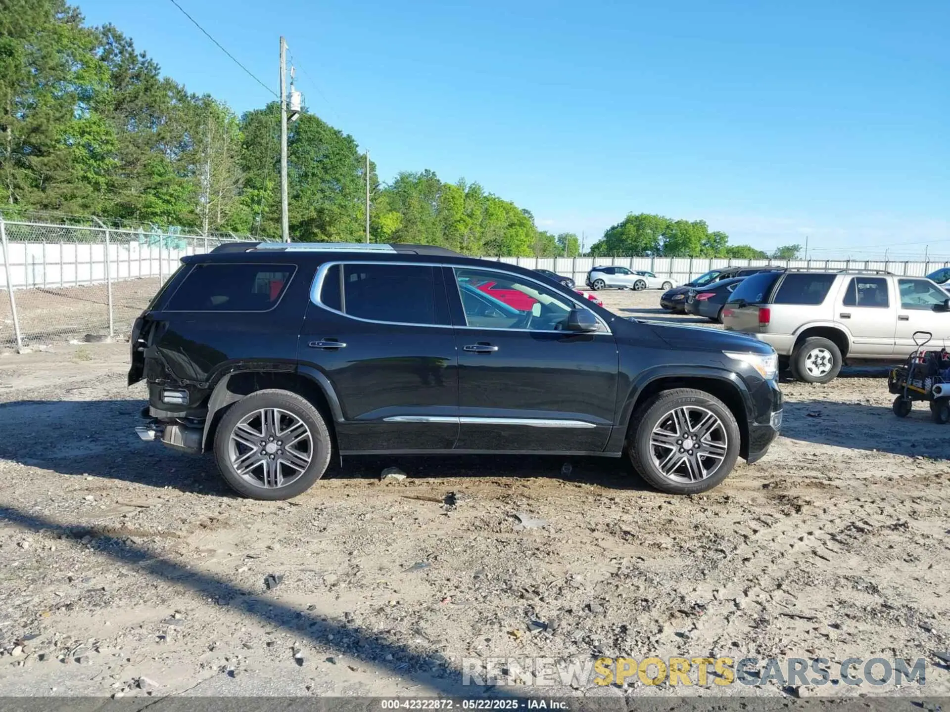 14 Photograph of a damaged car 1GKKNPLSXKZ105292 GMC ACADIA 2019