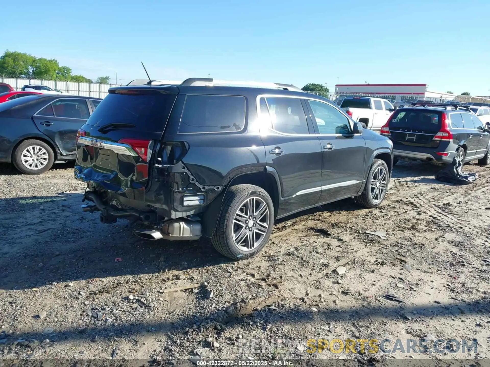 4 Photograph of a damaged car 1GKKNPLSXKZ105292 GMC ACADIA 2019