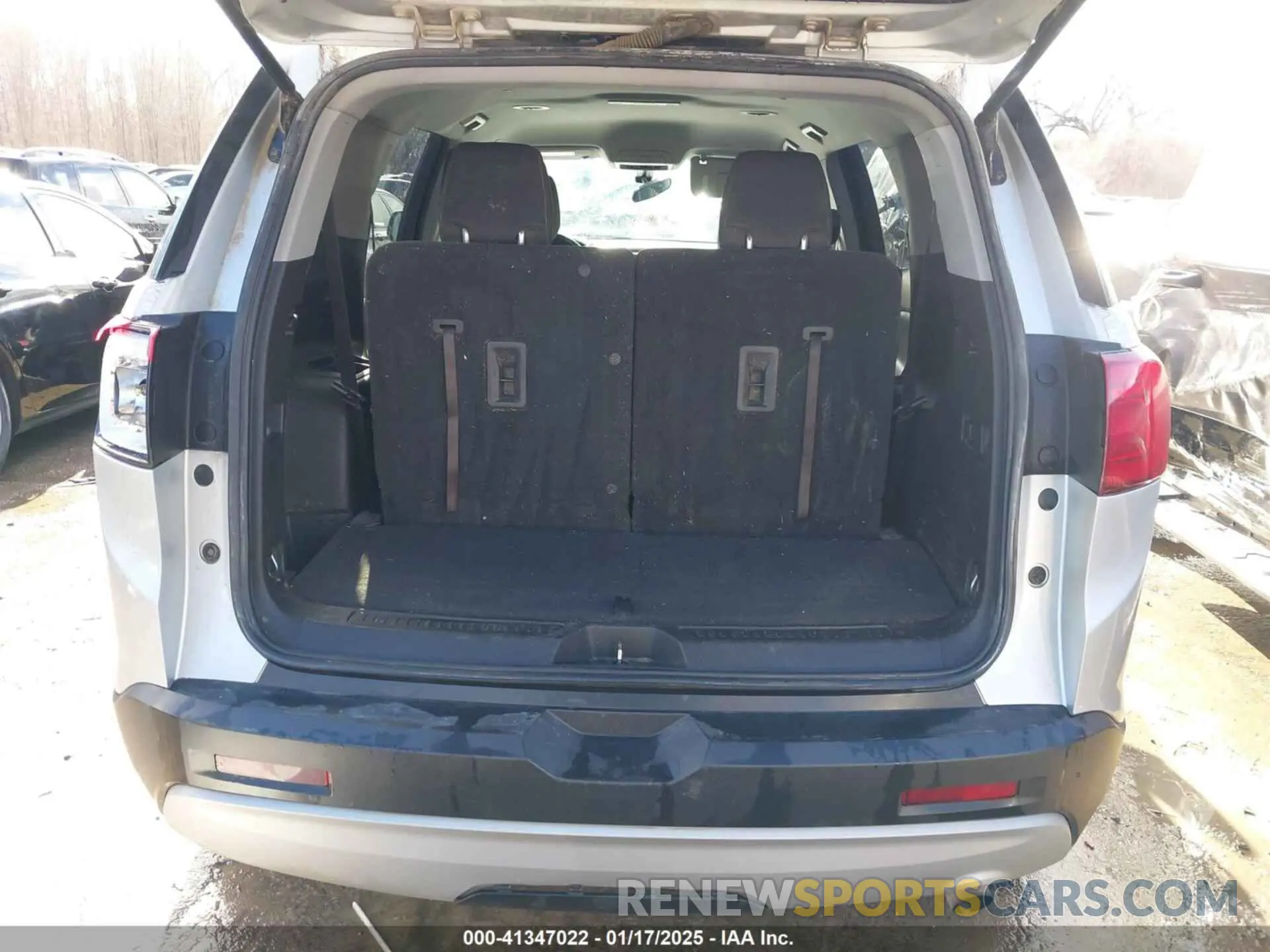 12 Photograph of a damaged car 1GKKNRLA6KZ272882 GMC ACADIA 2019