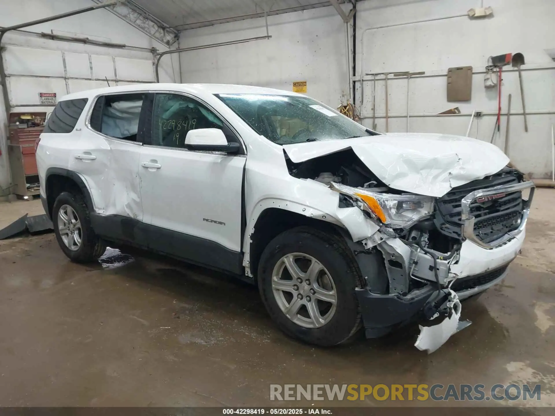 1 Photograph of a damaged car 1GKKNRLAXKZ299194 GMC ACADIA 2019