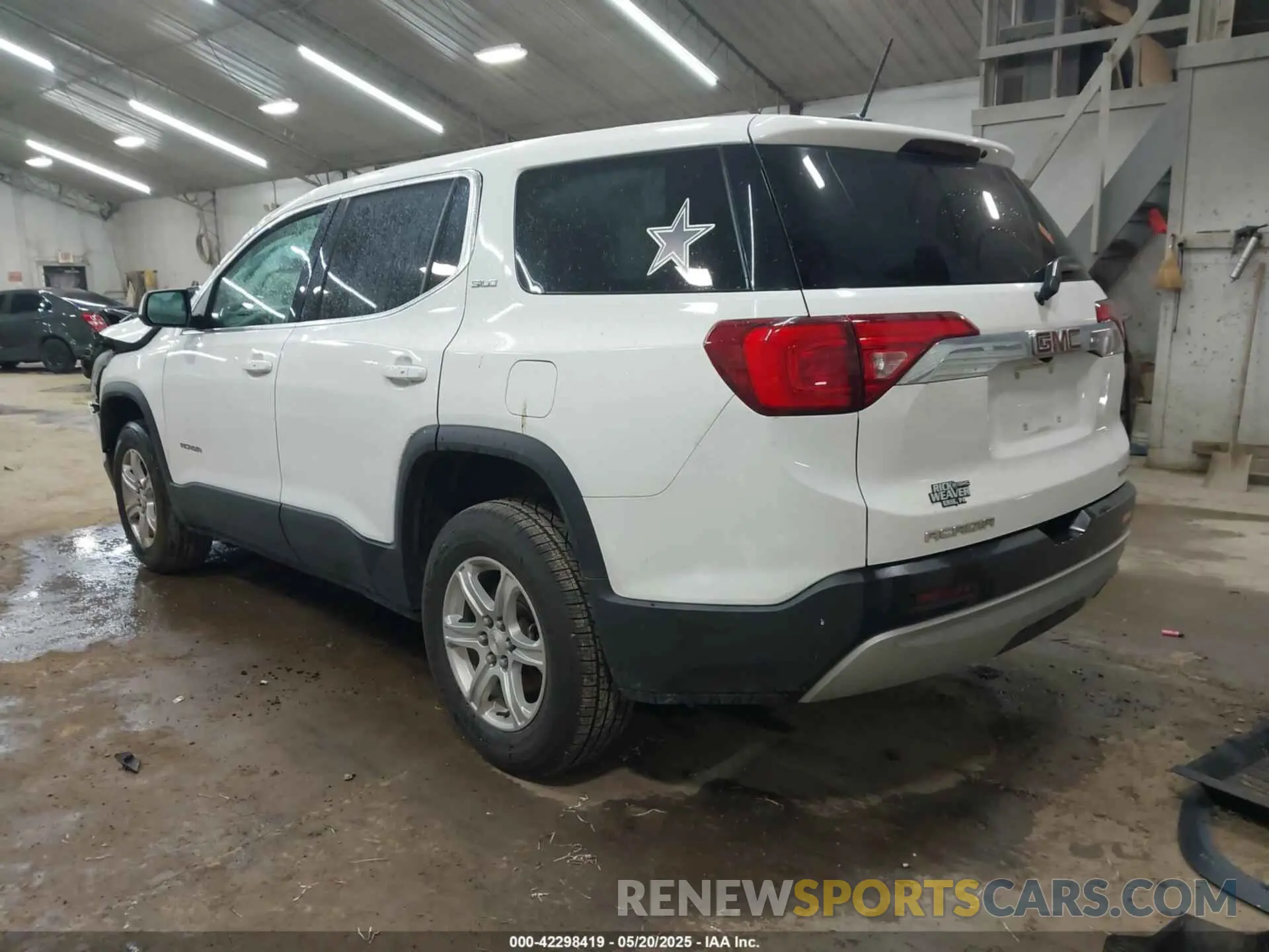 3 Photograph of a damaged car 1GKKNRLAXKZ299194 GMC ACADIA 2019