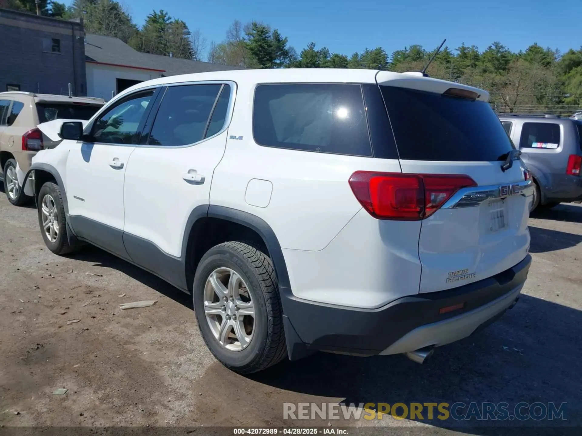 3 Фотография поврежденного автомобиля 1GKKNRLS8KZ122927 GMC ACADIA 2019