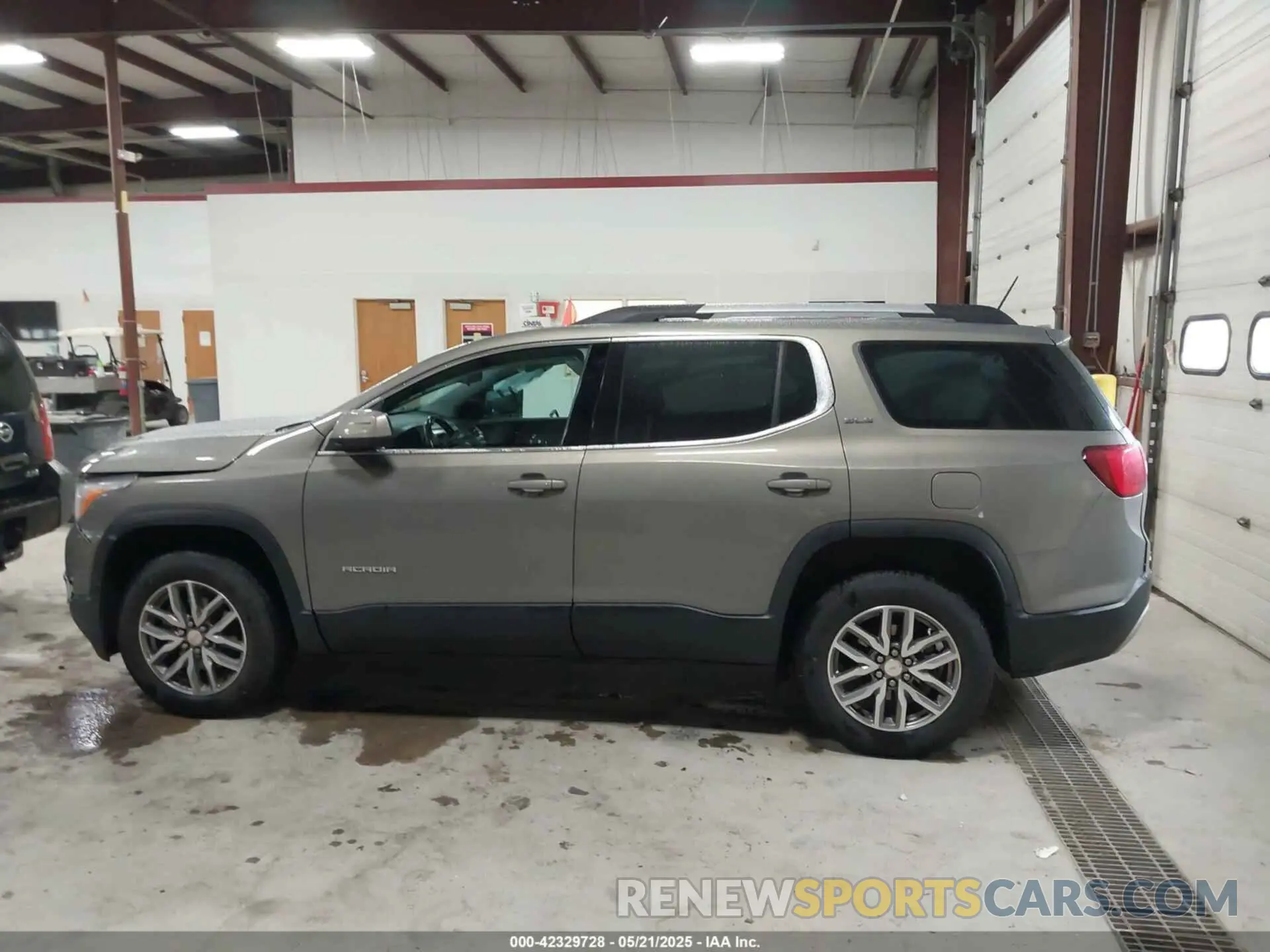 14 Photograph of a damaged car 1GKKNSLA4KZ264772 GMC ACADIA 2019