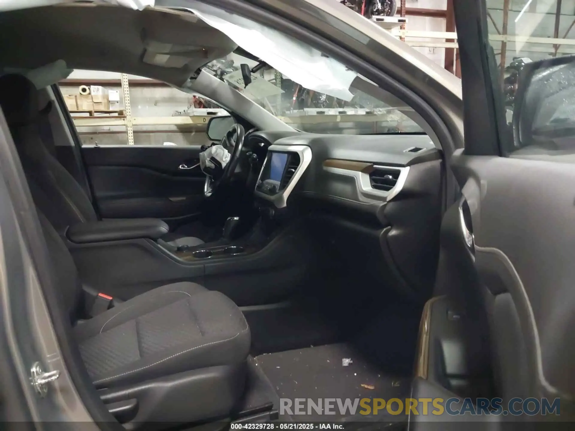 5 Photograph of a damaged car 1GKKNSLA4KZ264772 GMC ACADIA 2019