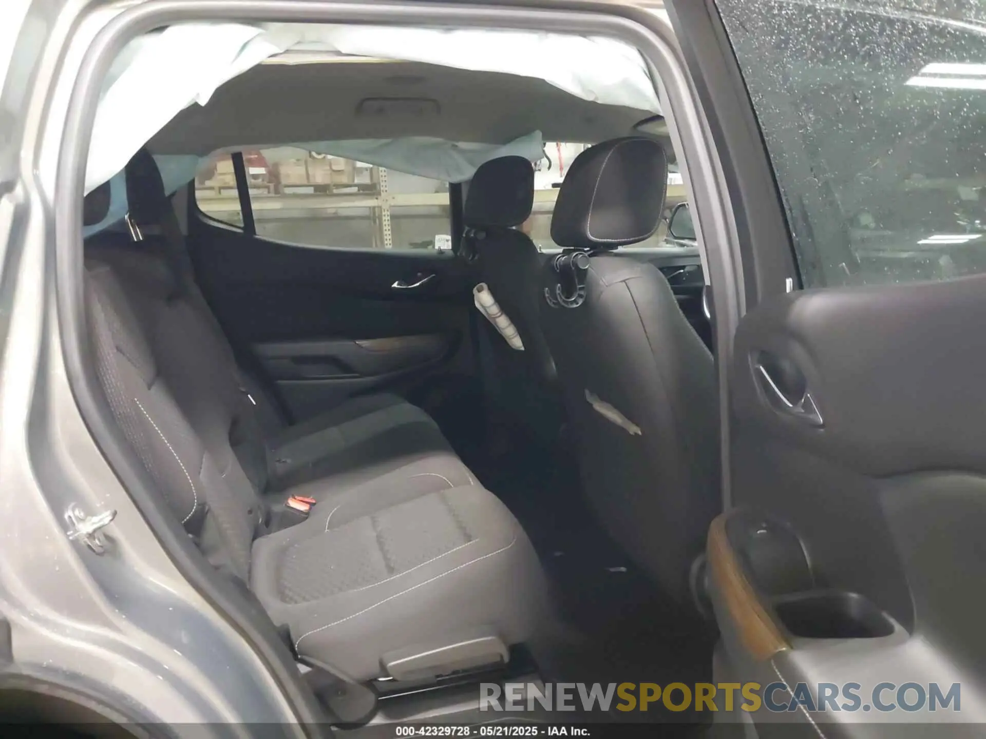 8 Photograph of a damaged car 1GKKNSLA4KZ264772 GMC ACADIA 2019