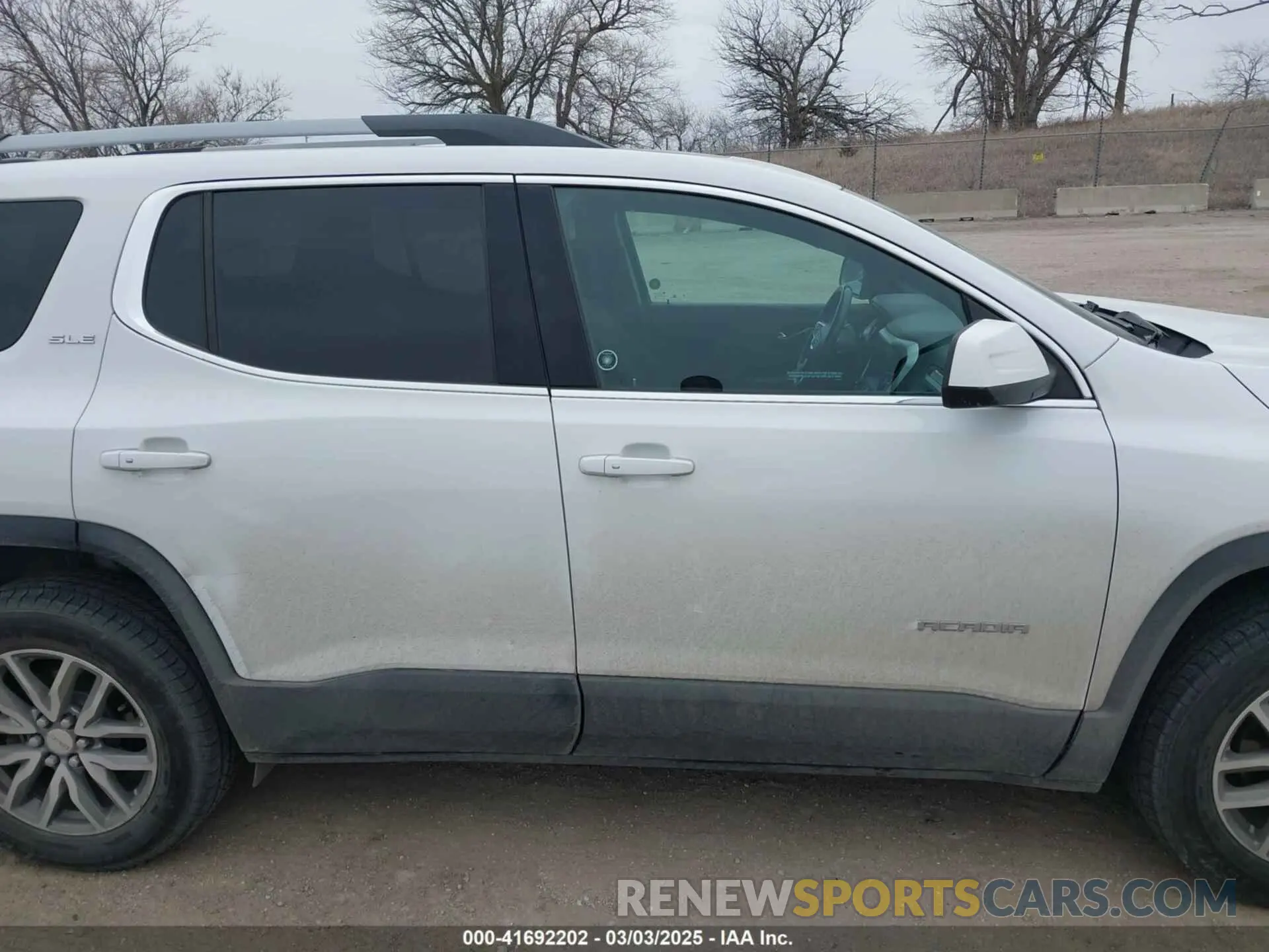 13 Photograph of a damaged car 1GKKNSLS9KZ174512 GMC ACADIA 2019
