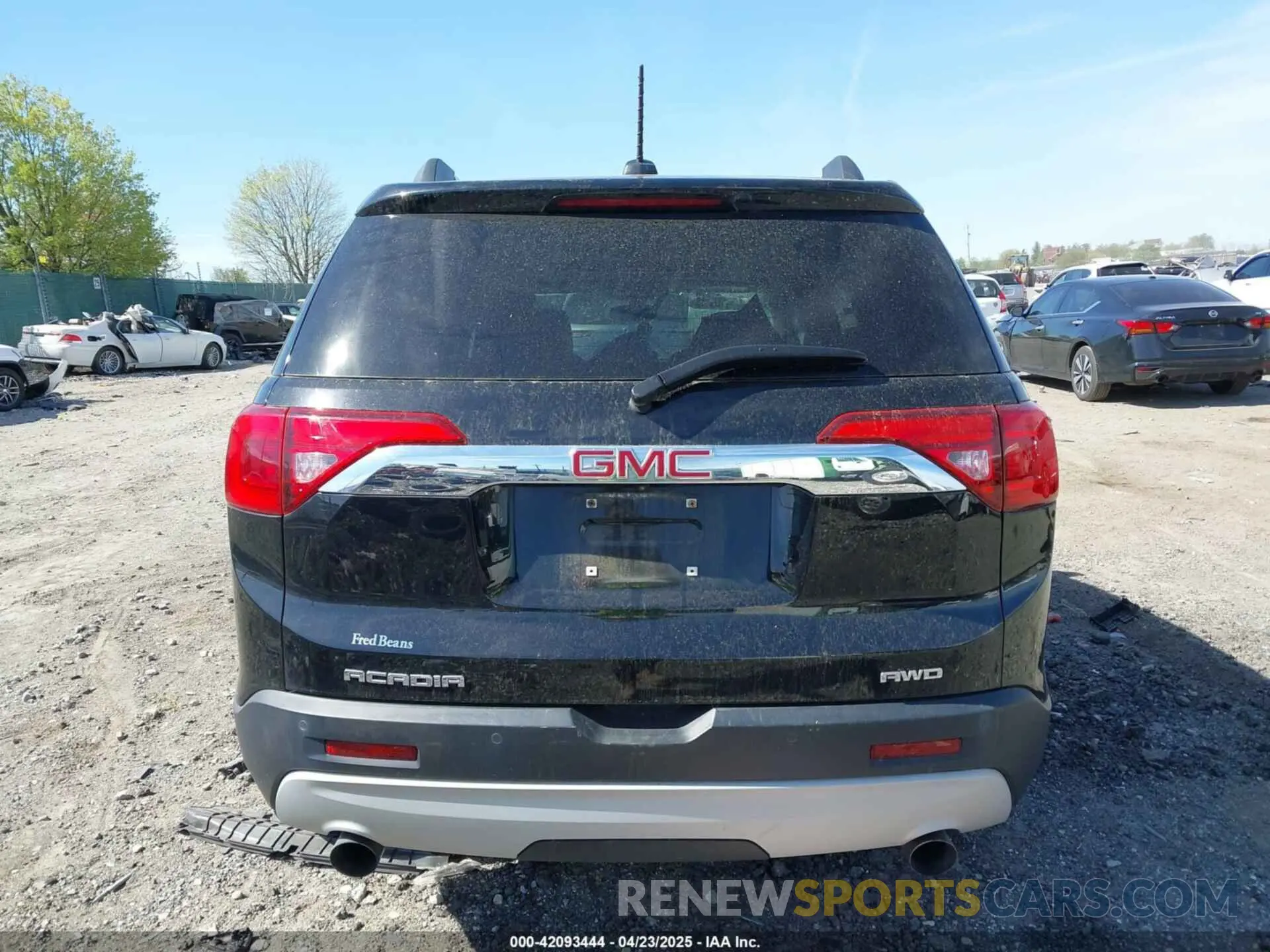 15 Photograph of a damaged car 1GKKNULS2KZ114485 GMC ACADIA 2019