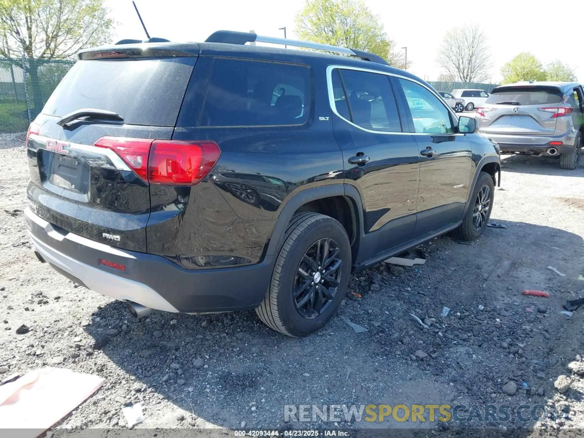 4 Photograph of a damaged car 1GKKNULS2KZ114485 GMC ACADIA 2019