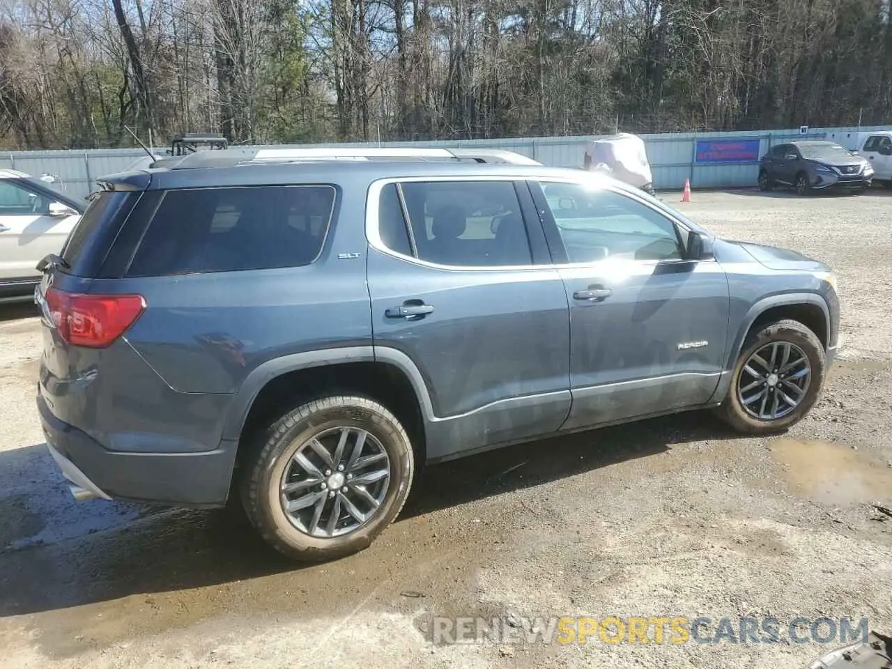 3 Photograph of a damaged car 1GKKNULS3KZ252245 GMC ACADIA 2019