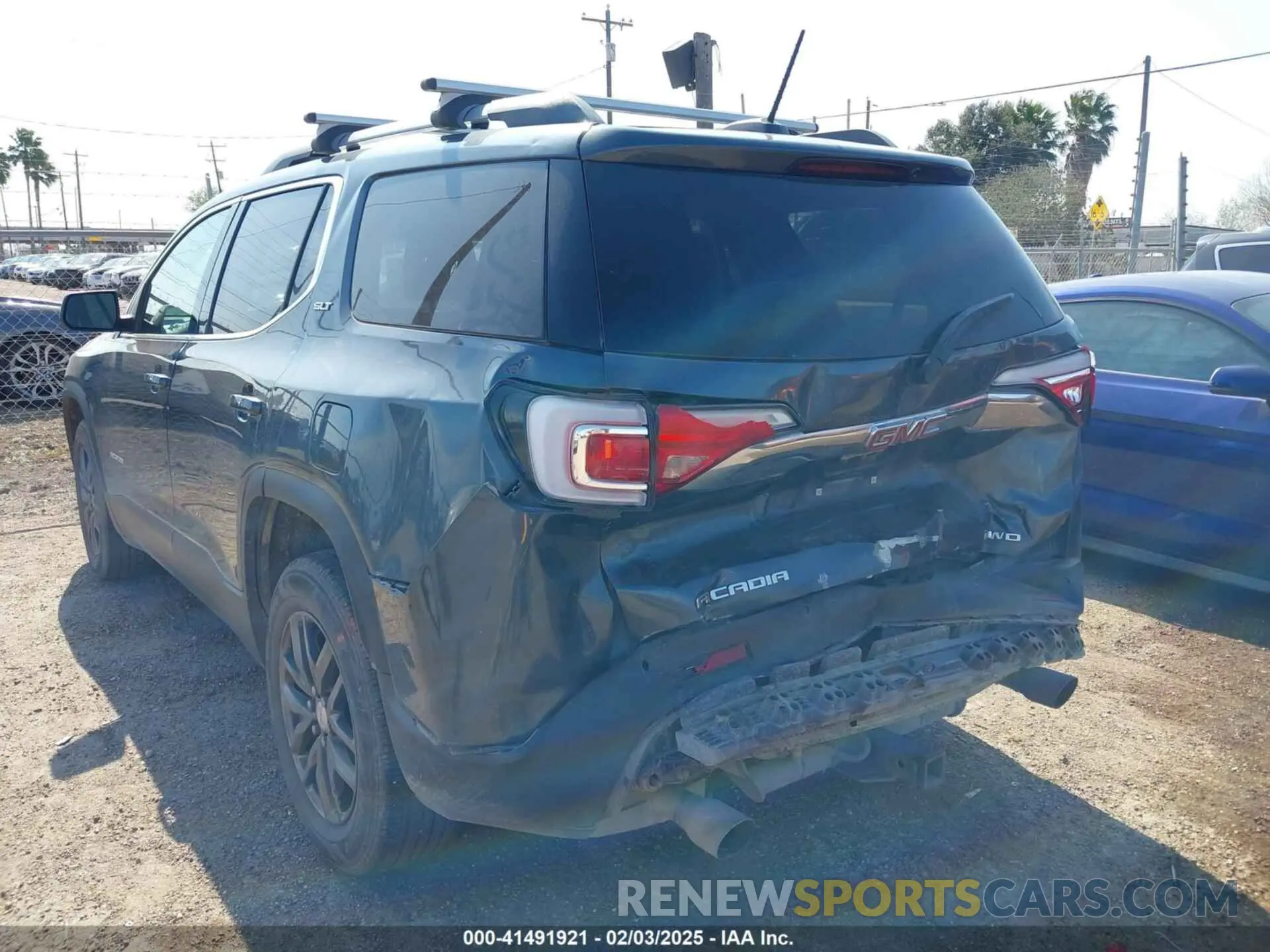 3 Photograph of a damaged car 1GKKNULS7KZ271767 GMC ACADIA 2019