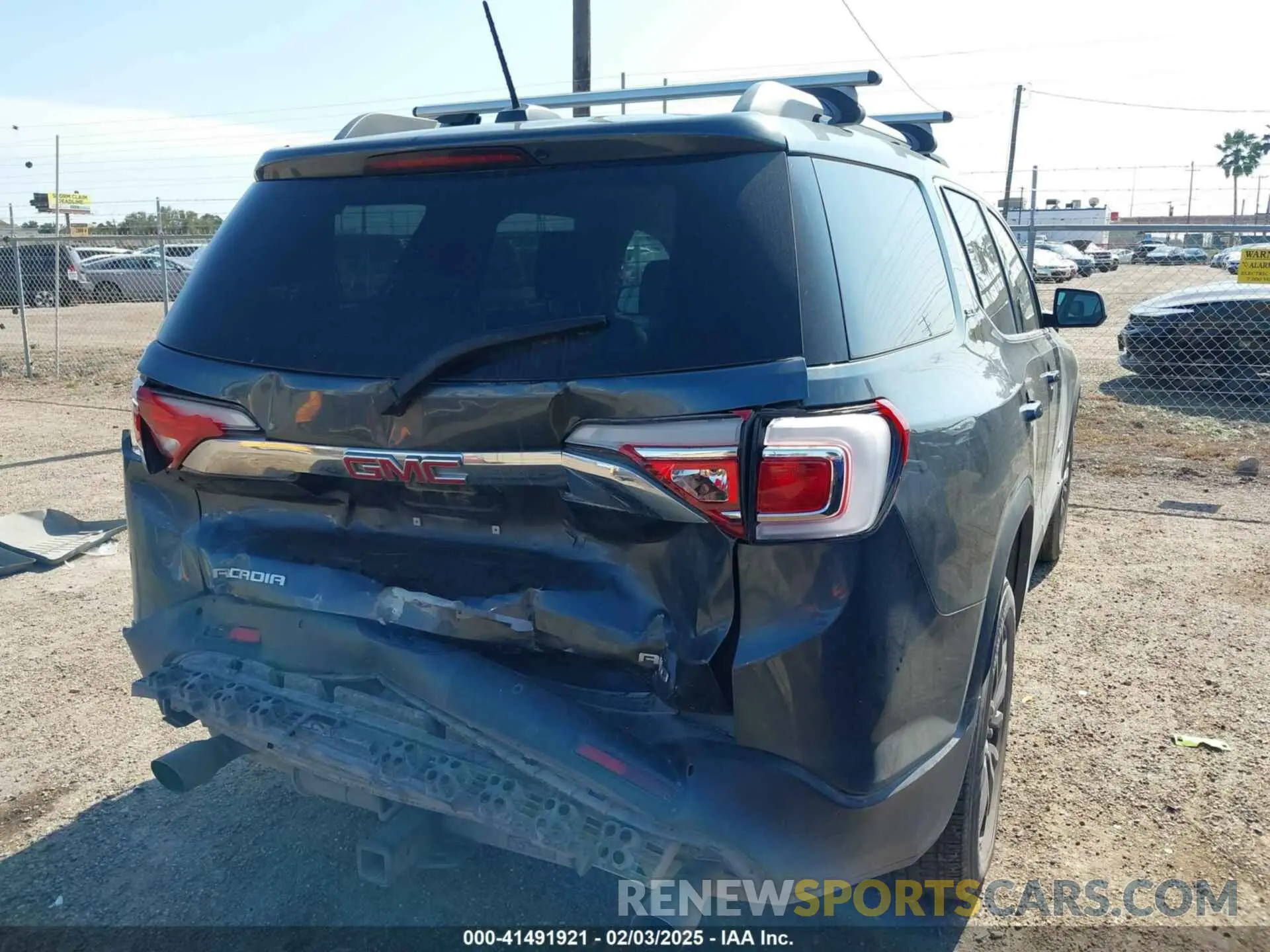 4 Photograph of a damaged car 1GKKNULS7KZ271767 GMC ACADIA 2019
