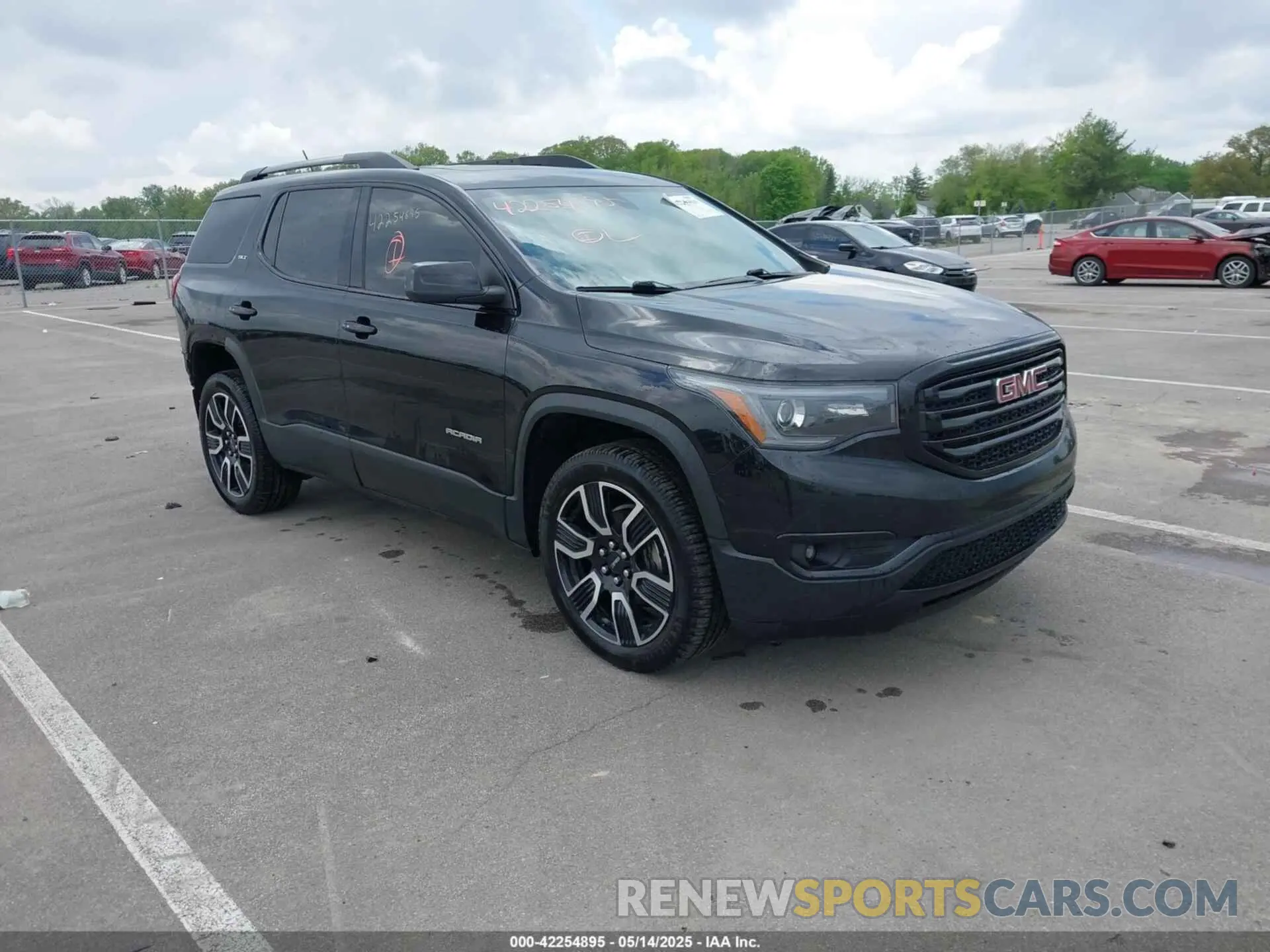 1 Фотография поврежденного автомобиля 1GKKNULSXKZ264229 GMC ACADIA 2019