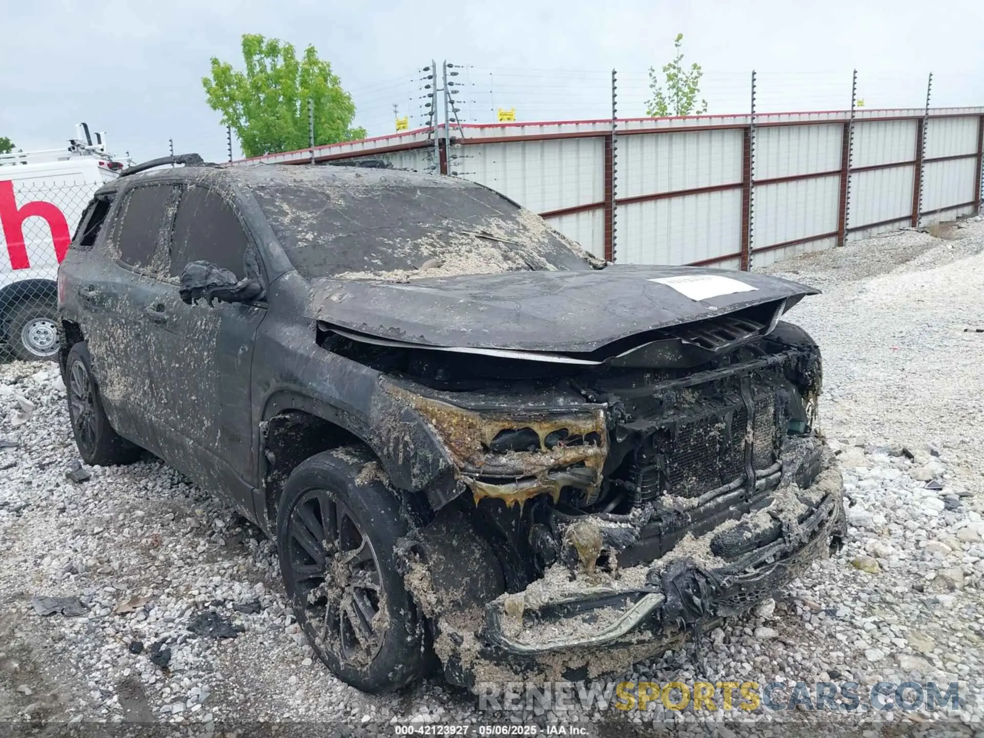 1 Photograph of a damaged car 1GKKNVLS6KZ158317 GMC ACADIA 2019