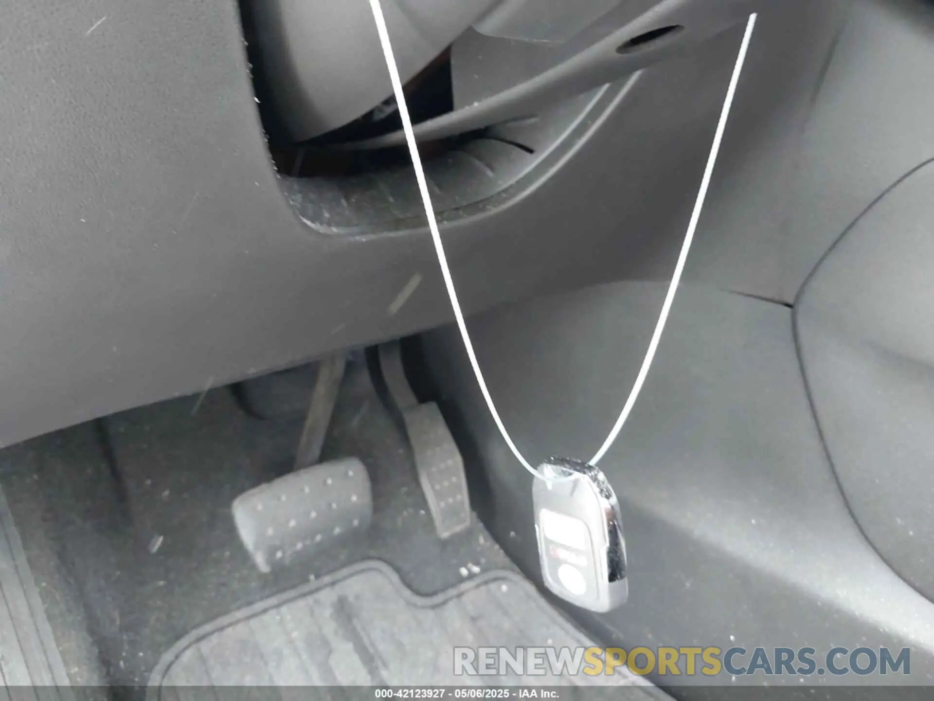 11 Photograph of a damaged car 1GKKNVLS6KZ158317 GMC ACADIA 2019