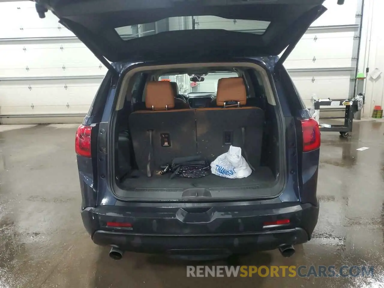 6 Photograph of a damaged car 1GKKNVLS8KZ250724 GMC ACADIA 2019