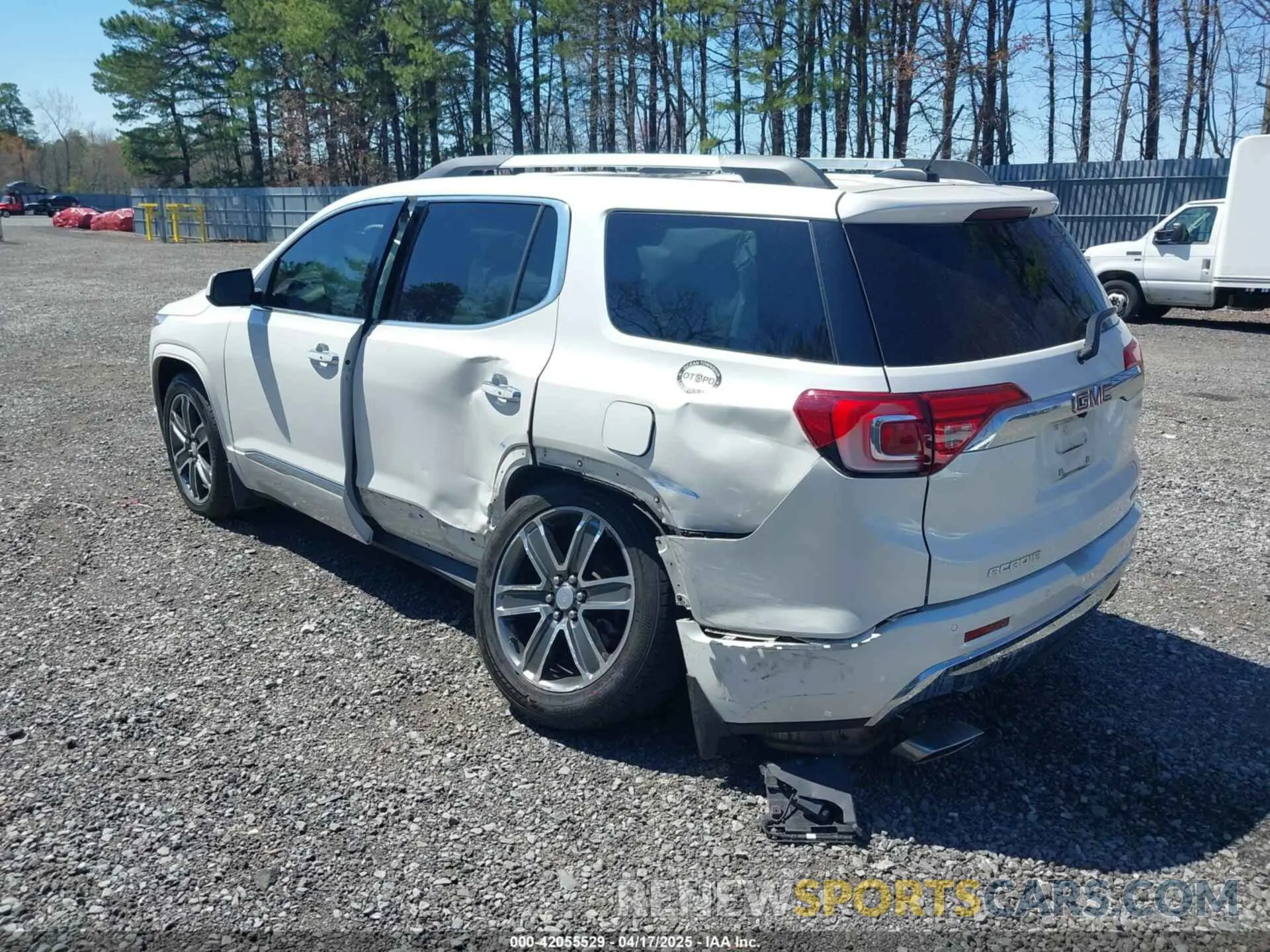 3 Photograph of a damaged car 1GKKNXLS4KZ114232 GMC ACADIA 2019