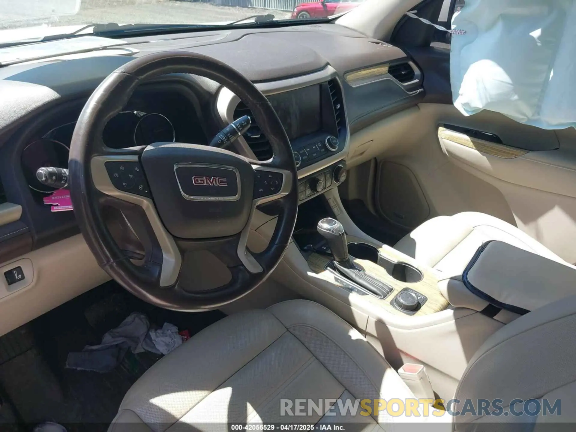 5 Photograph of a damaged car 1GKKNXLS4KZ114232 GMC ACADIA 2019
