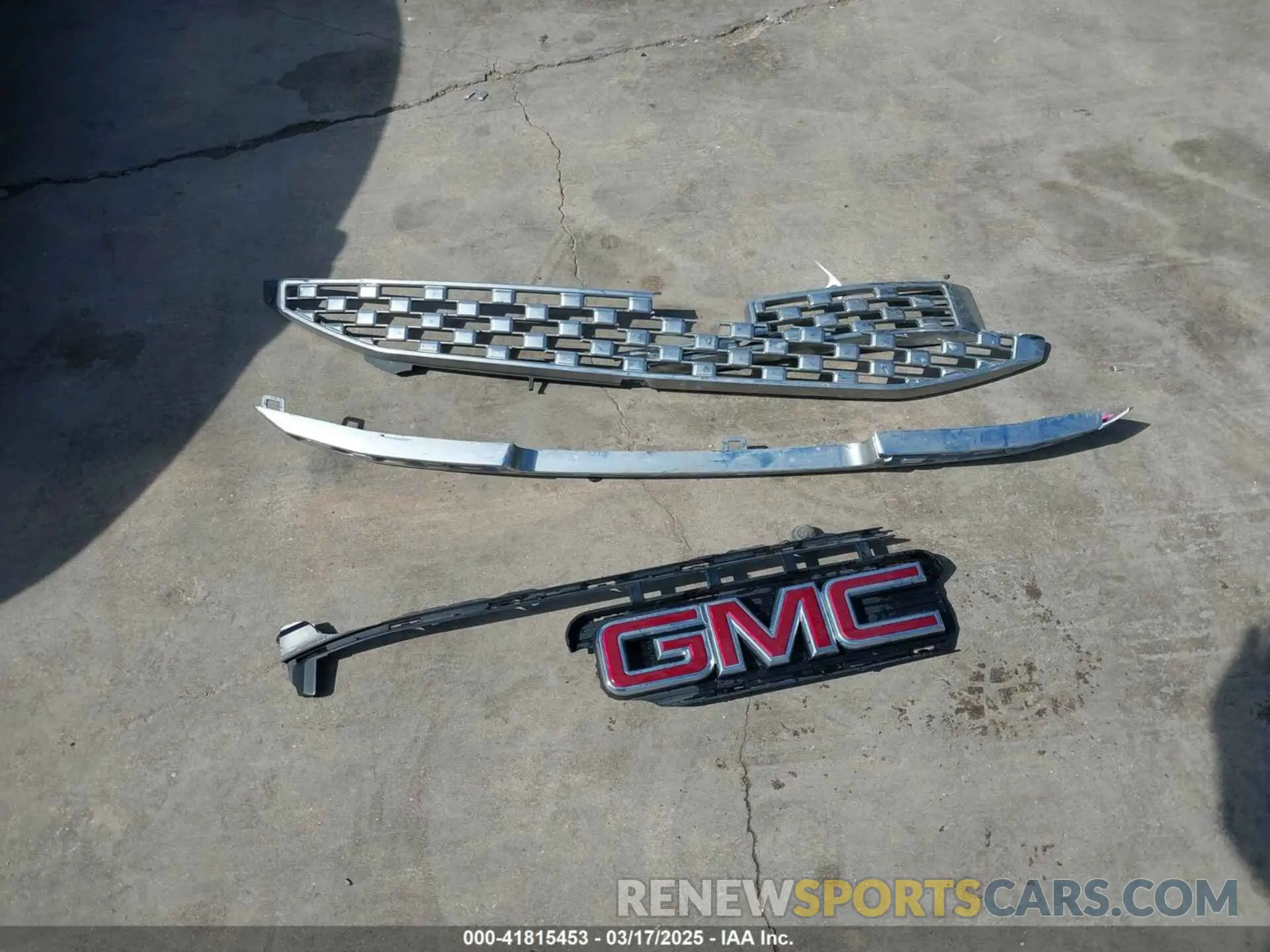12 Photograph of a damaged car 1GKKNXLS7KZ162548 GMC ACADIA 2019