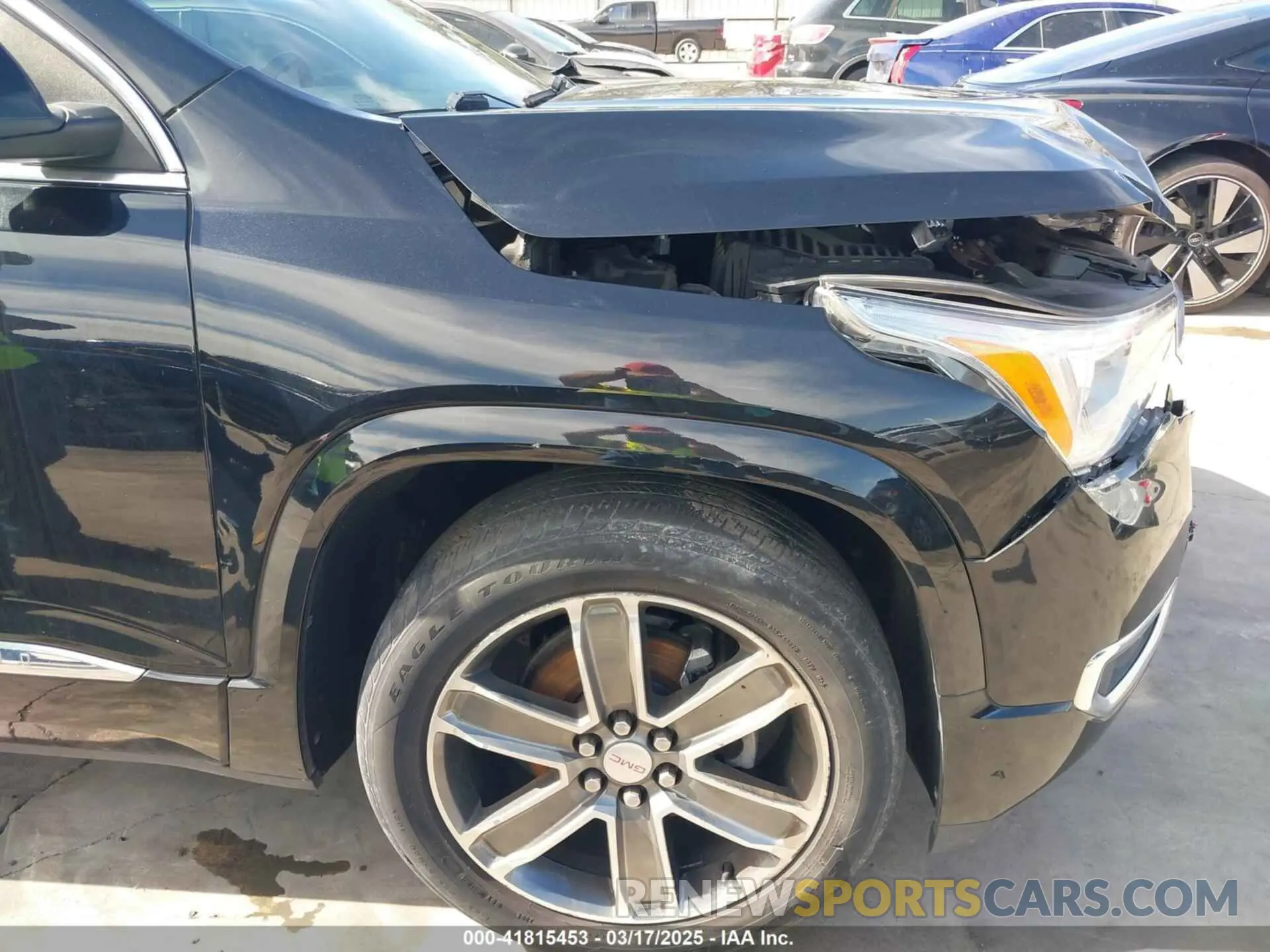 18 Photograph of a damaged car 1GKKNXLS7KZ162548 GMC ACADIA 2019