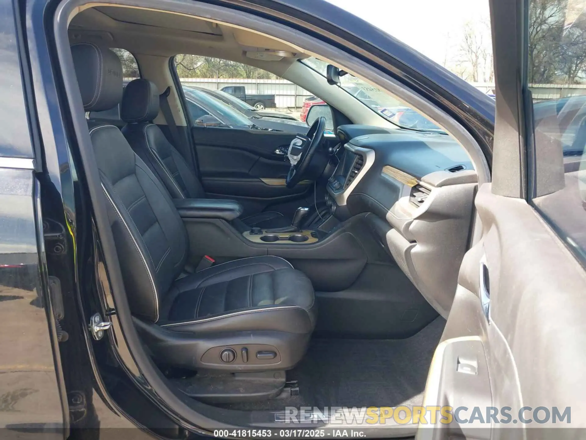 5 Photograph of a damaged car 1GKKNXLS7KZ162548 GMC ACADIA 2019