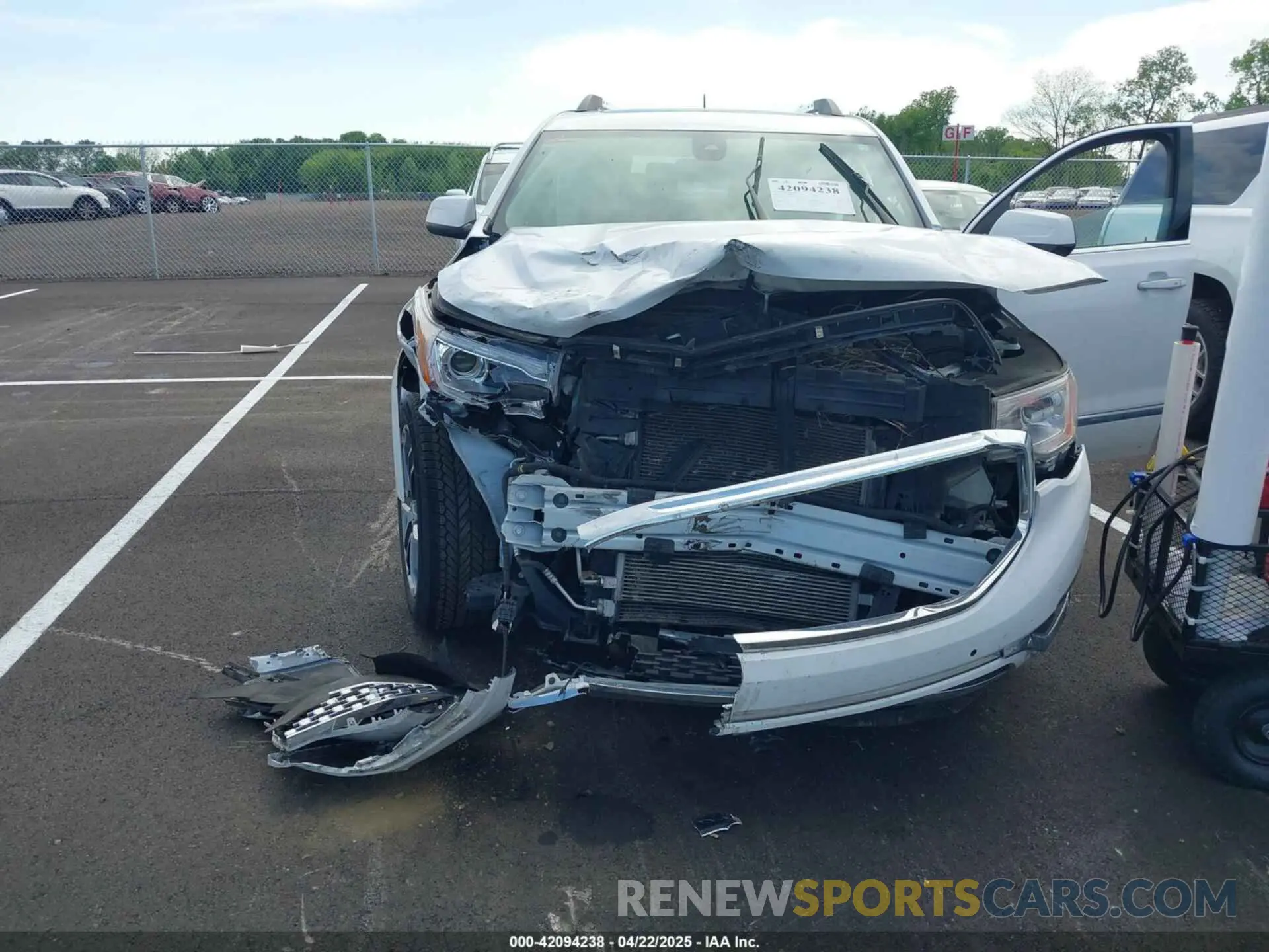 6 Photograph of a damaged car 1GKKNXLSXKZ238084 GMC ACADIA 2019
