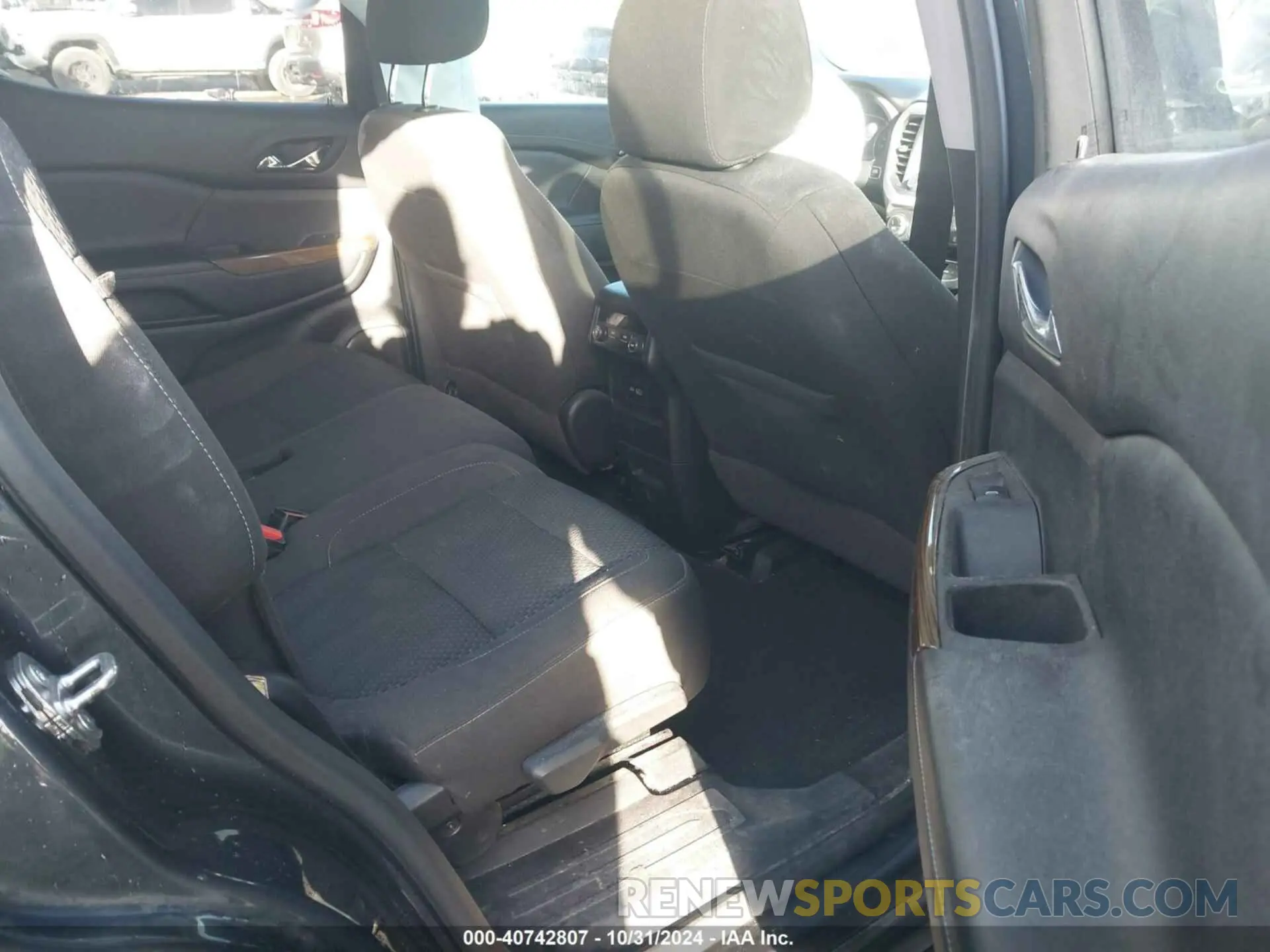 8 Фотография поврежденного автомобиля 1GKKNKLA1LZ183343 GMC ACADIA 2020