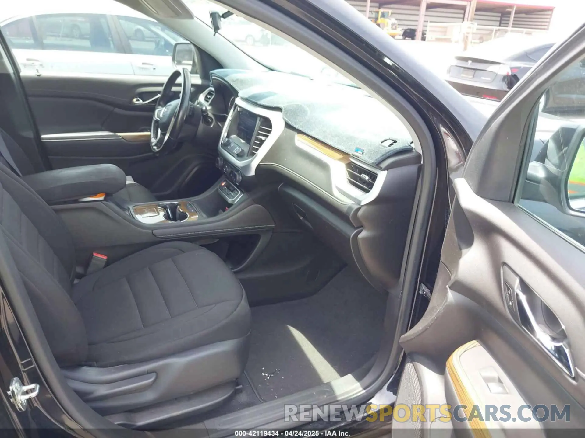 5 Фотография поврежденного автомобиля 1GKKNKLA2LZ138525 GMC ACADIA 2020