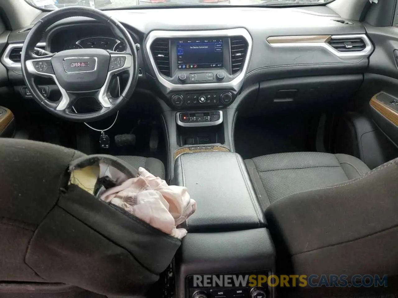 8 Photograph of a damaged car 1GKKNKLA2LZ199261 GMC ACADIA 2020