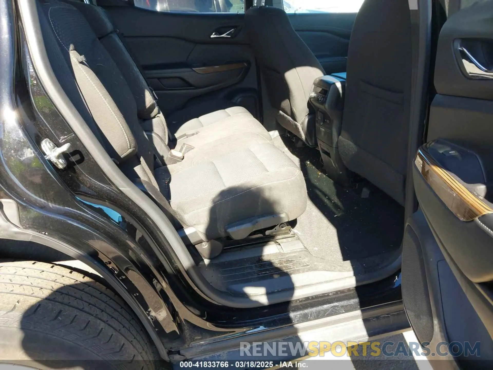 8 Фотография поврежденного автомобиля 1GKKNKLA4LZ181585 GMC ACADIA 2020
