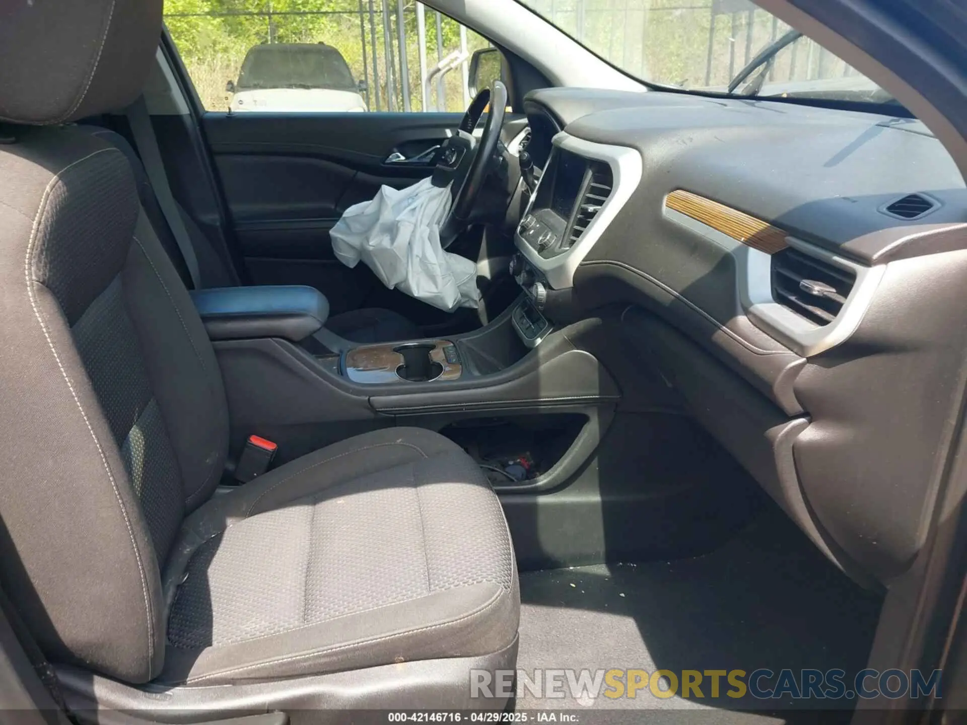 5 Фотография поврежденного автомобиля 1GKKNKLA4LZ223060 GMC ACADIA 2020