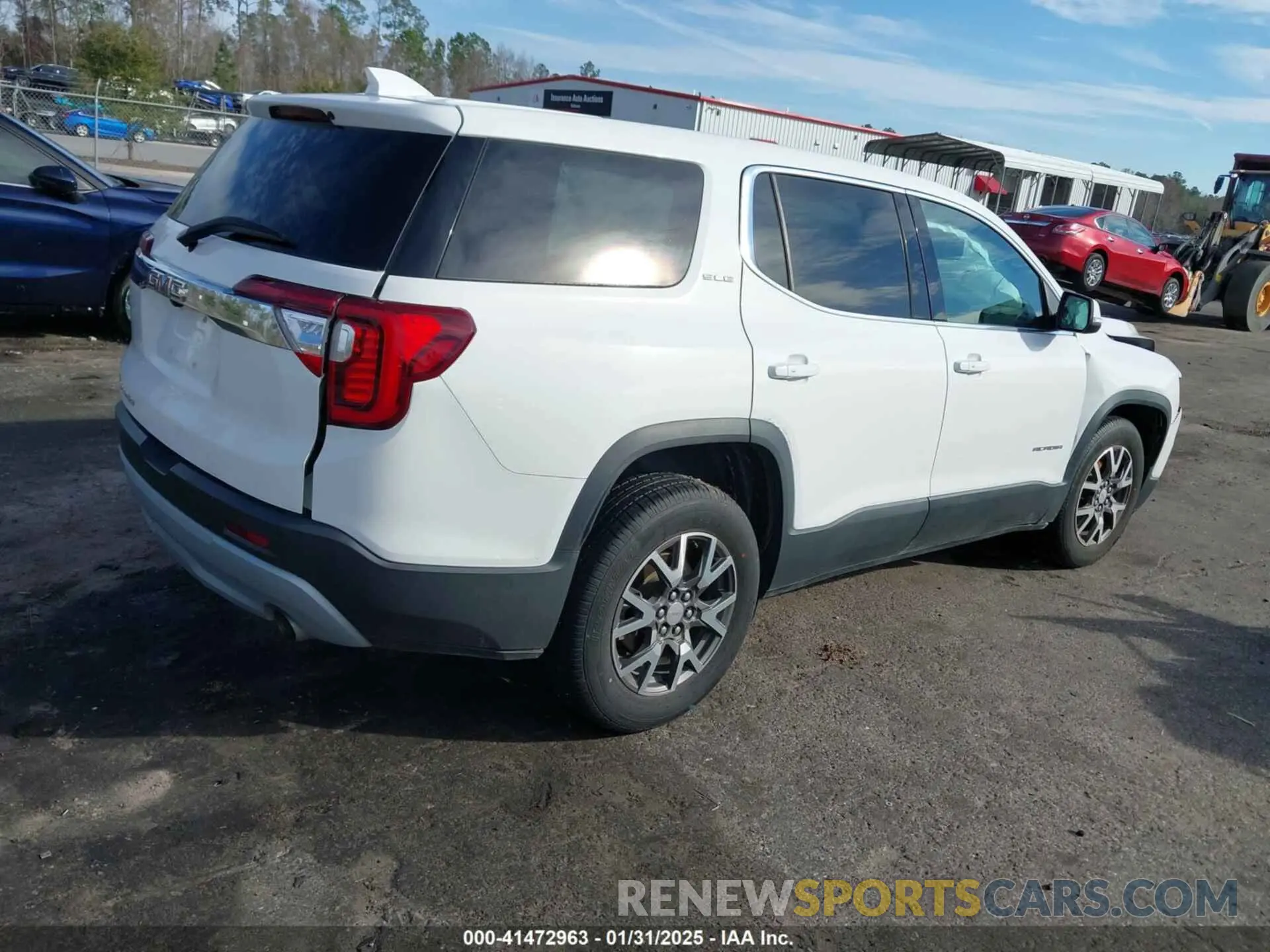 4 Photograph of a damaged car 1GKKNKLA5LZ112128 GMC ACADIA 2020