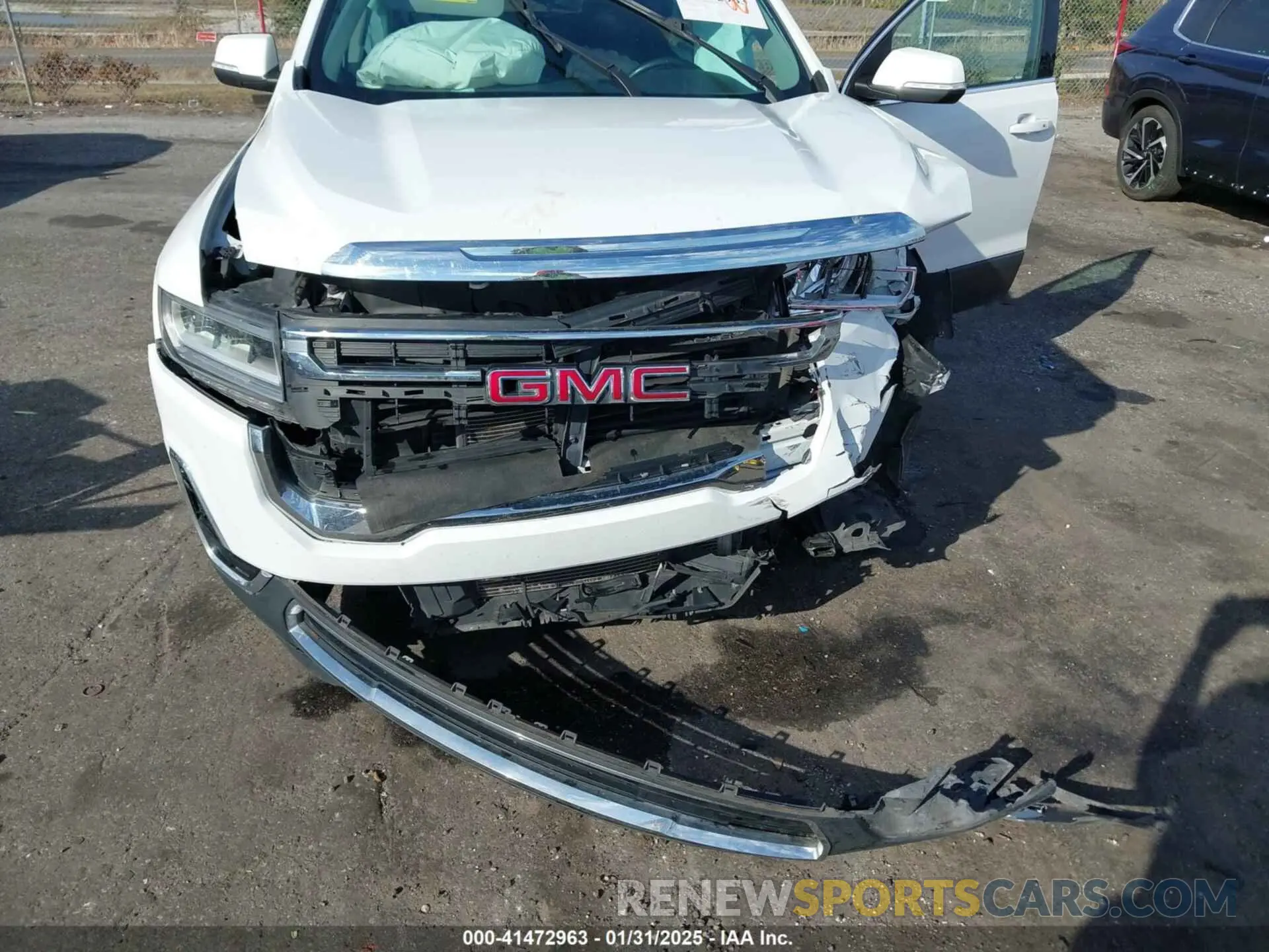 6 Photograph of a damaged car 1GKKNKLA5LZ112128 GMC ACADIA 2020