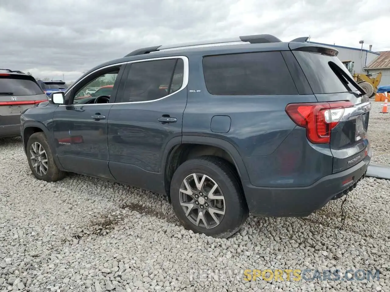 2 Photograph of a damaged car 1GKKNKLA5LZ198363 GMC ACADIA 2020