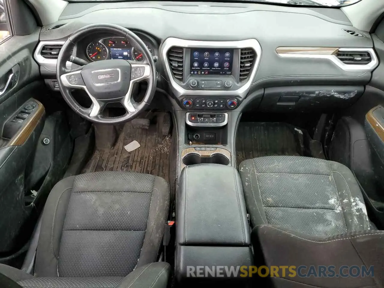 8 Photograph of a damaged car 1GKKNKLA5LZ198363 GMC ACADIA 2020