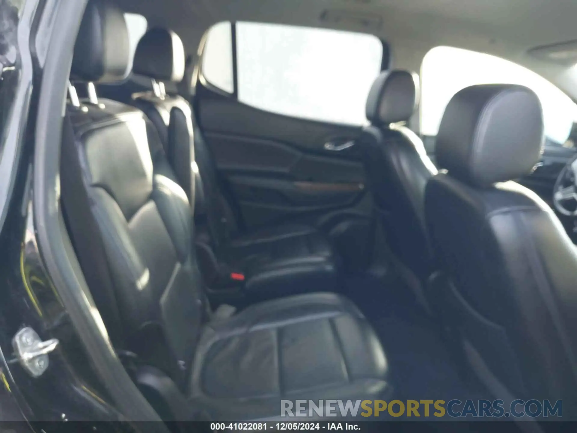 8 Фотография поврежденного автомобиля 1GKKNKLS9LZ167738 GMC ACADIA 2020