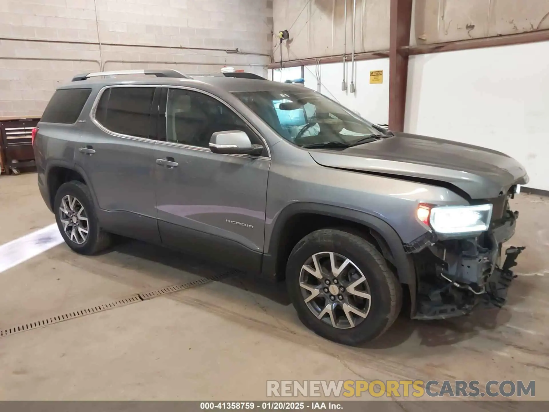 1 Photograph of a damaged car 1GKKNKLSXLZ201556 GMC ACADIA 2020